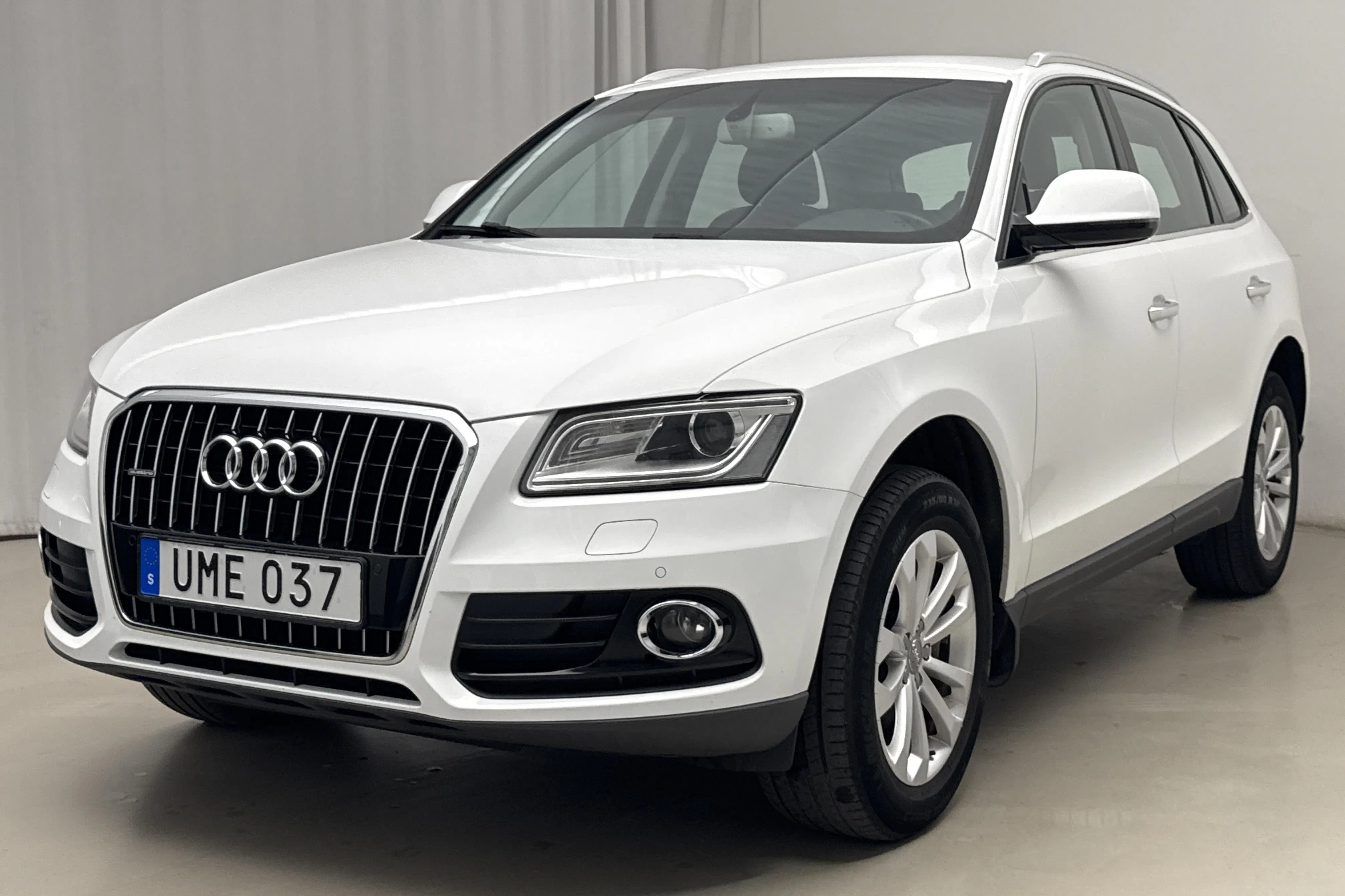 Presentationsfoto 1 av 15: Audi Q5 2.0 TDI clean diesel quattro (190hk) - 20 733 mil - Automat - vit - 2016