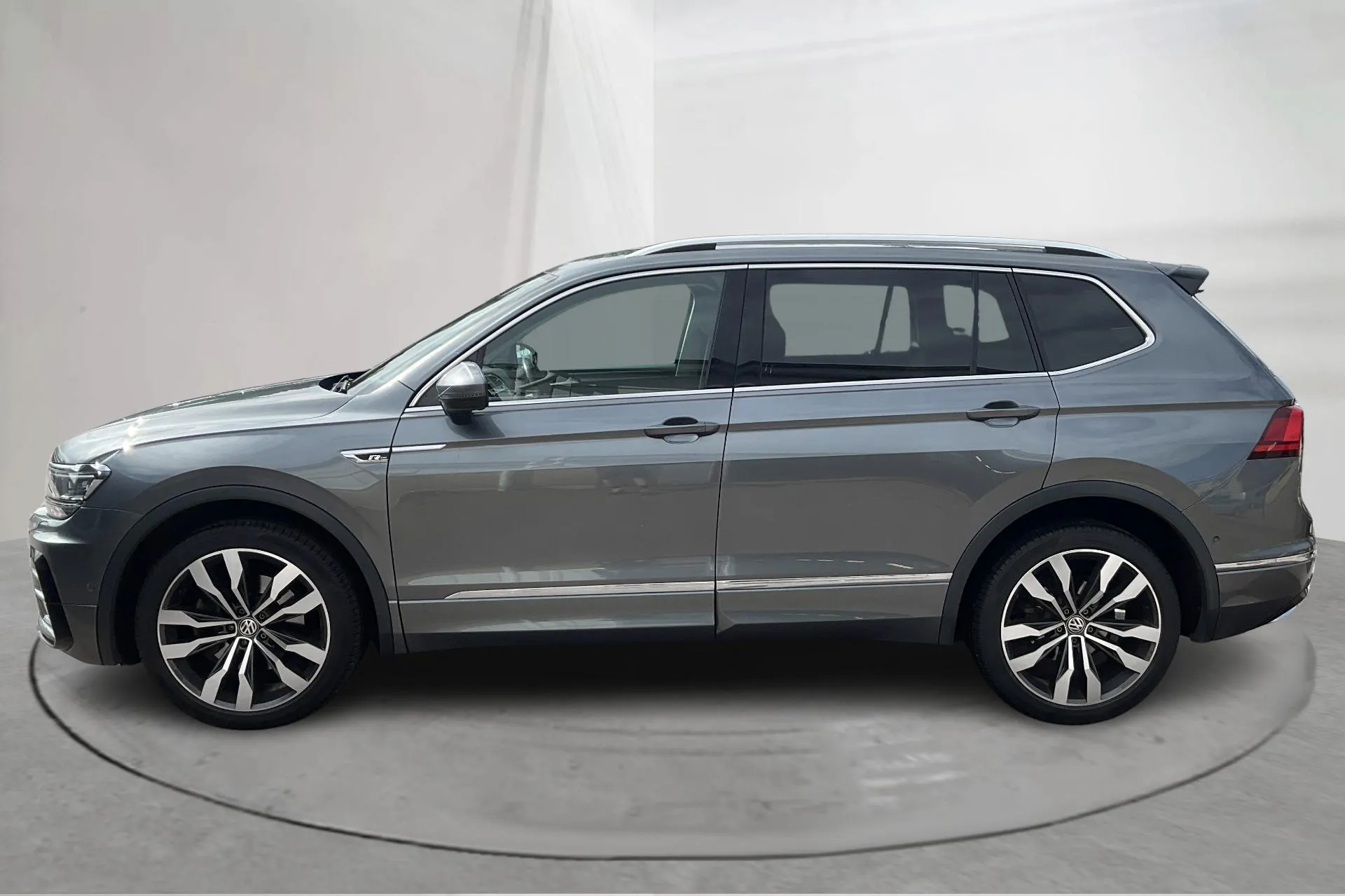 Presentation photo 2 of 17: VW Tiguan Allspace 2.0 TDI 4MOTION (190hk) - 109 910 km - Automatic - gray - 2019