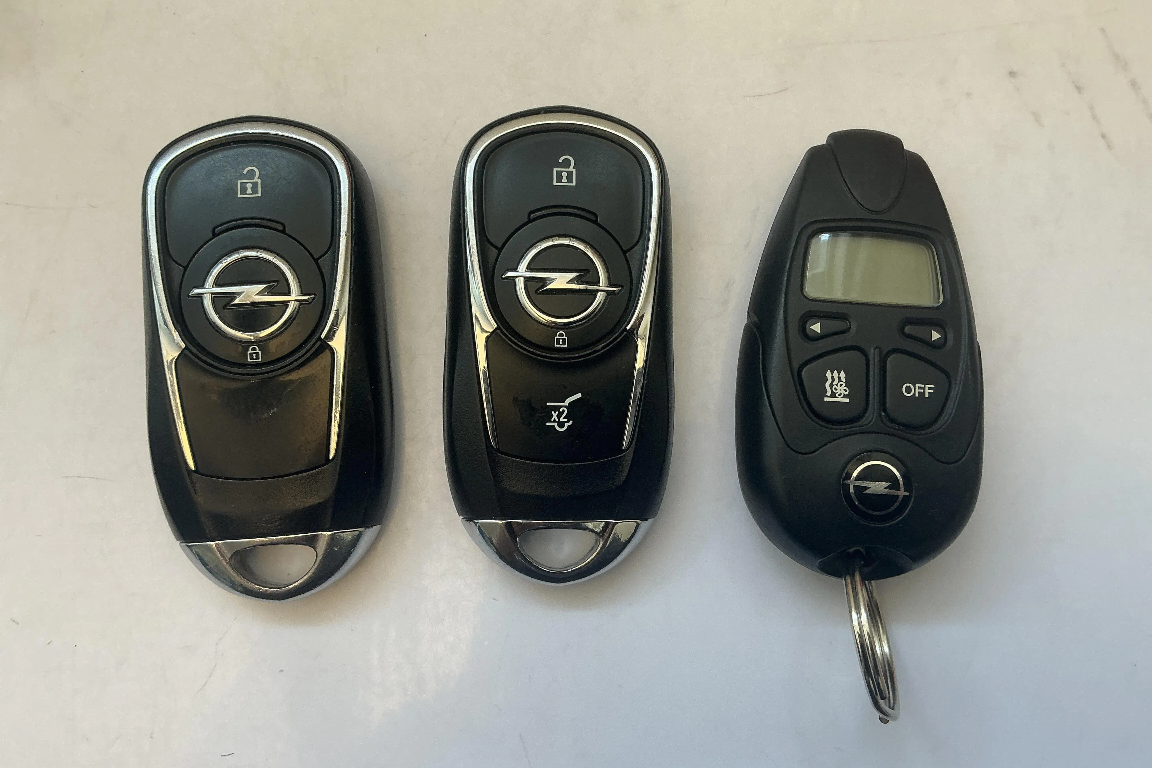 Esittelykuva 15 osoitteesta 15: Opel Insignia 2.0 Turbo Sports Tourer 4x4 (260hk) - 142 660 km - Automaattinen - sininen - 2018