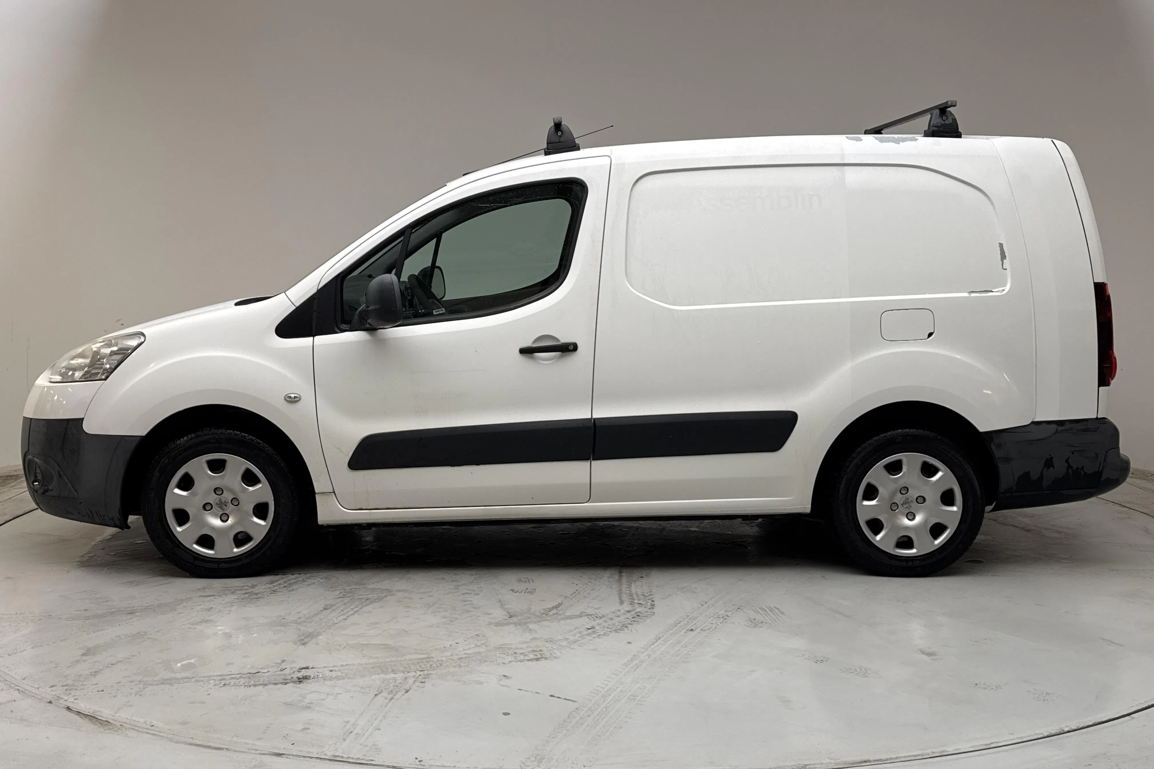 Presentationsfoto 2 av 12: Peugeot Partner 1.6 e-HDI Skåp (90hk) - 7 769 mil - Manuell - vit - 2012