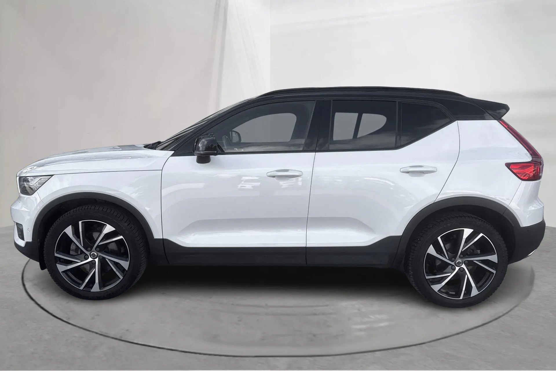 Presentation photo 2 of 20: Volvo XC40 D4 AWD (190hk) - 134 140 km - Automatic - white - 2019