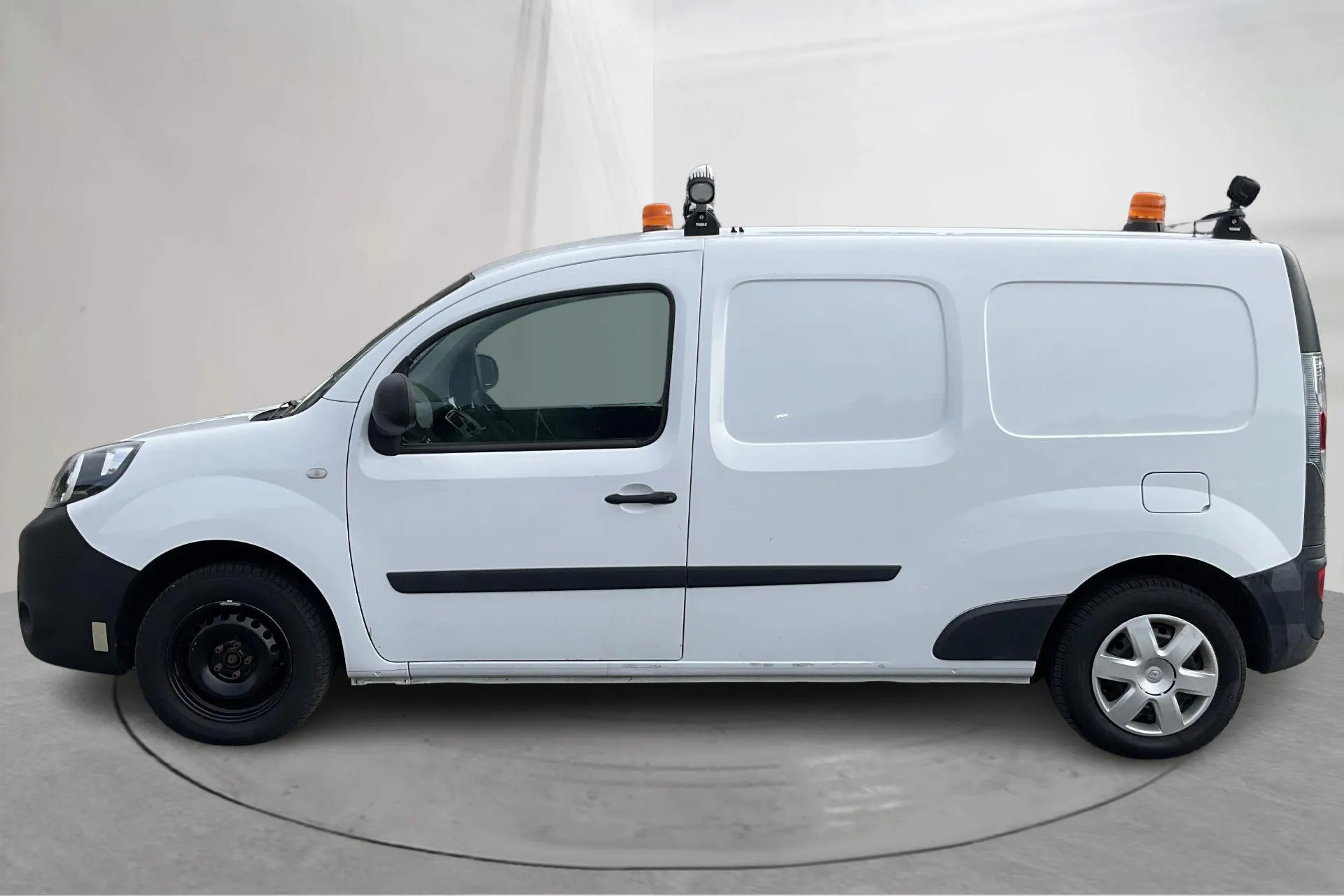 Presentationsfoto 2 av 14: Renault Kangoo II Z.E. 22kWh Maxi Skåp (60hk) - 2 622 mil - Automat - vit - 2017