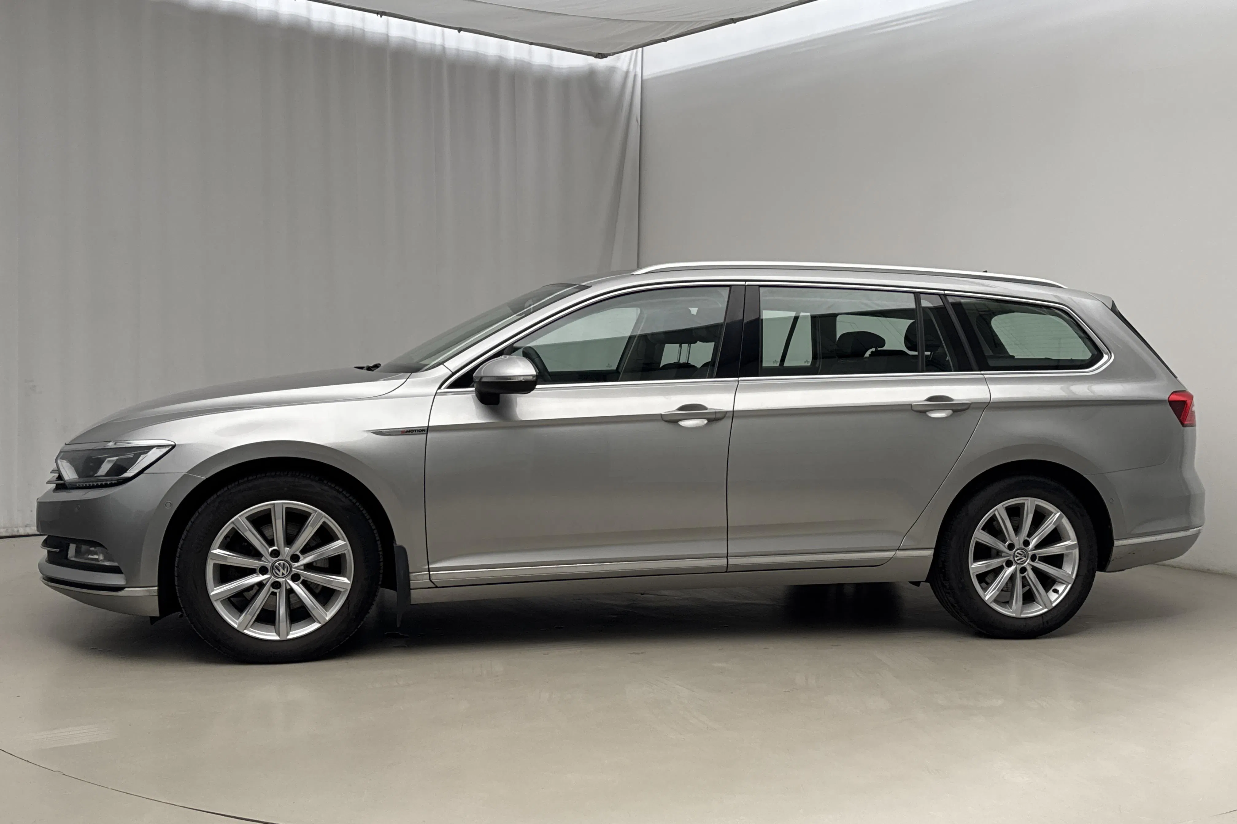 Presentation photo 2 of 20: VW Passat 2.0 TDI Sportscombi 4MOTION (190hk) - 169 370 km - Automatic - silver - 2016