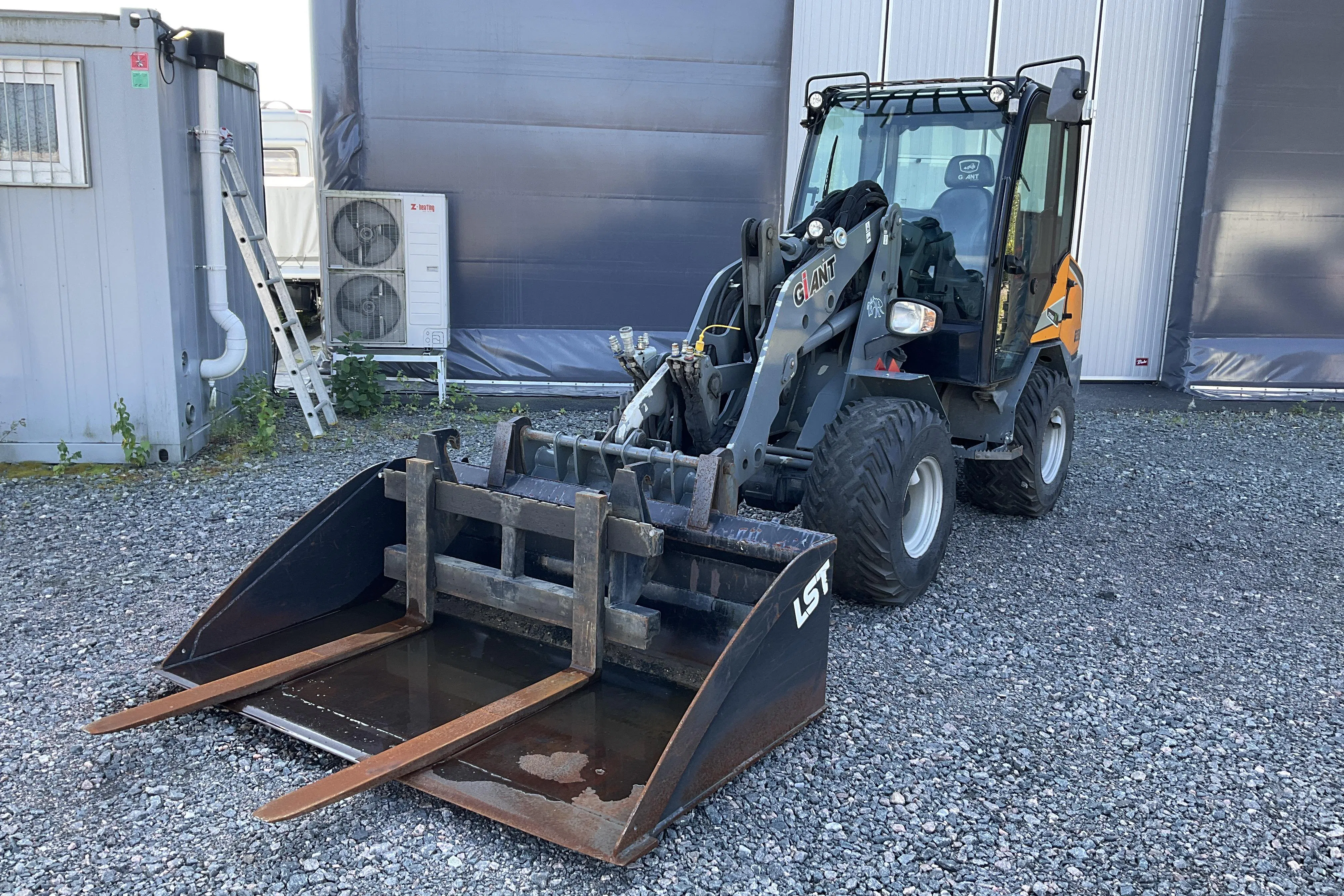 Presentation photo 1 of 39: Giant G3500 Hjullastare -  - 2019