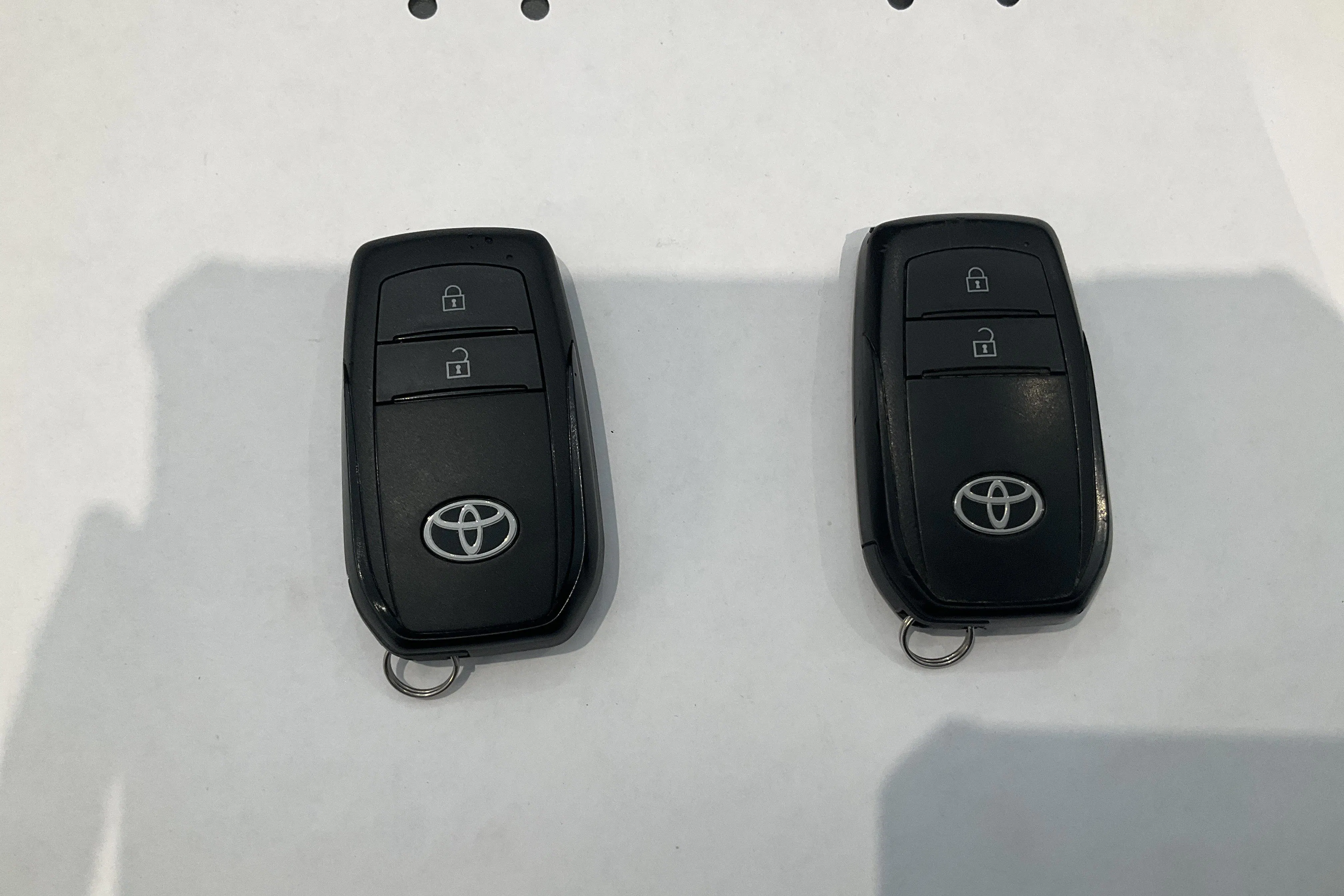 Presentation photo 15 of 15: Toyota Corolla Cross 2.0 AWD-i Elhybrid (197hk) - 49 490 km - Automatic - white - 2024