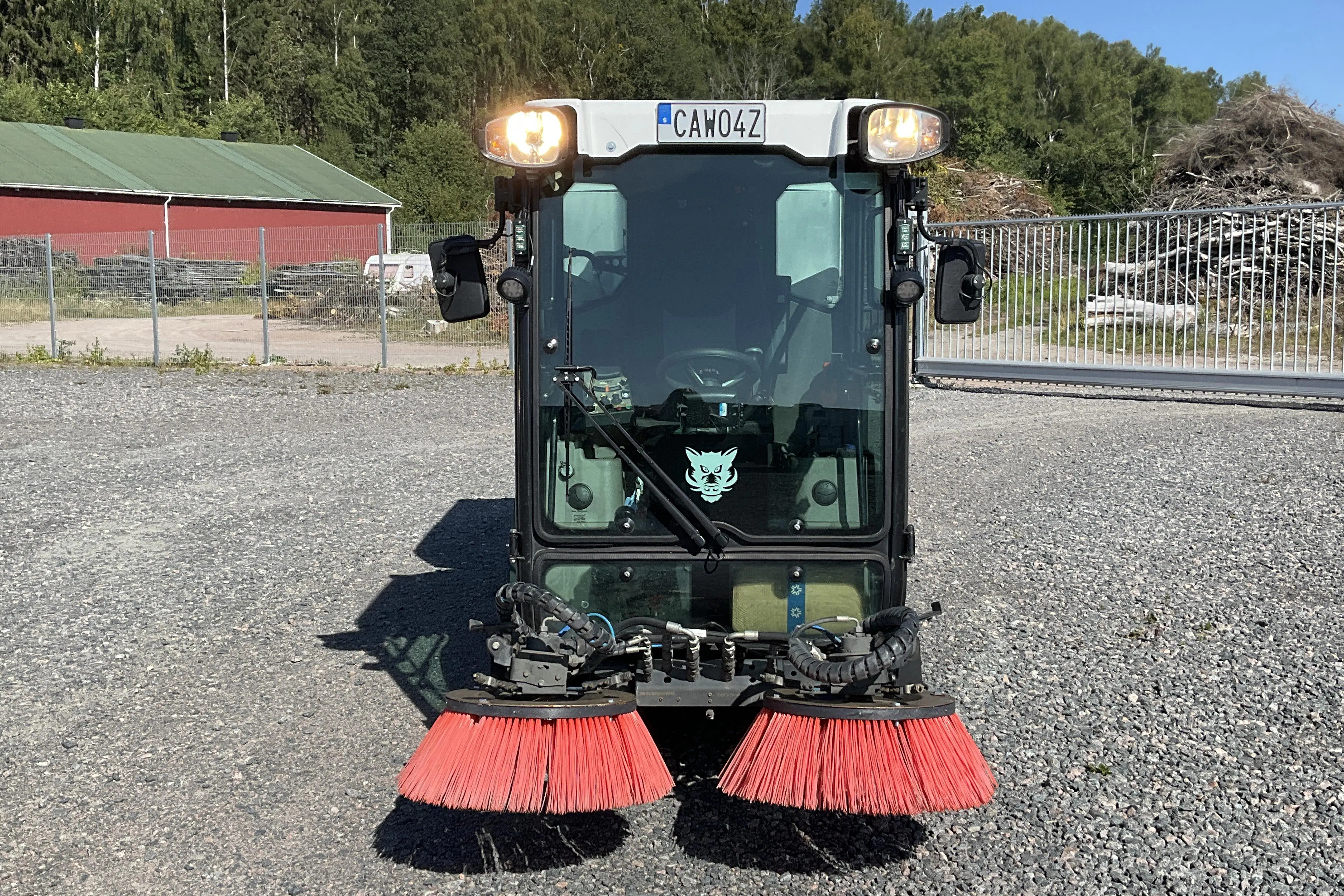 Presentation photo 2 of 27: MULTIHOG Sopmaskin - 0 km - Automatic - white - 2021