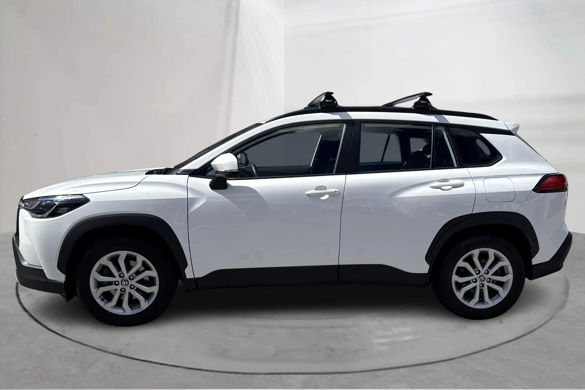 Presentation photo 2 of 15: Toyota Corolla Cross 2.0 AWD-i Elhybrid (197hk) - 34 950 km - Automatic - white - 2024
