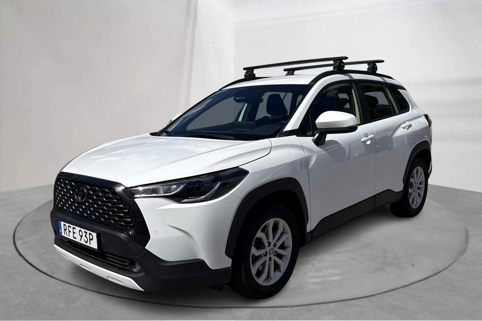 Presentation photo 1 of 15: Toyota Corolla Cross 2.0 AWD-i Elhybrid (197hk) - 34 950 km - Automatic - white - 2024