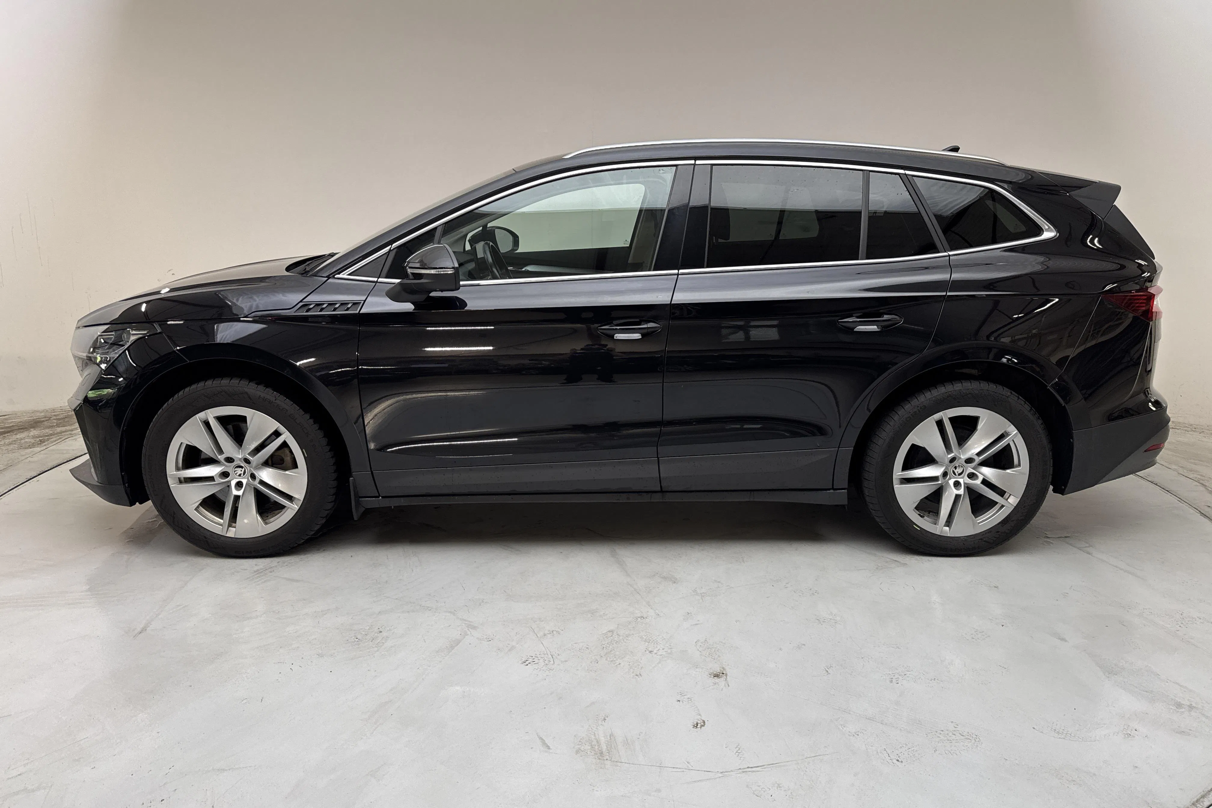 Presentation photo 2 of 17: Skoda Enyaq iV 80 (204hk) - 115 920 km - Automatic - black - 2023