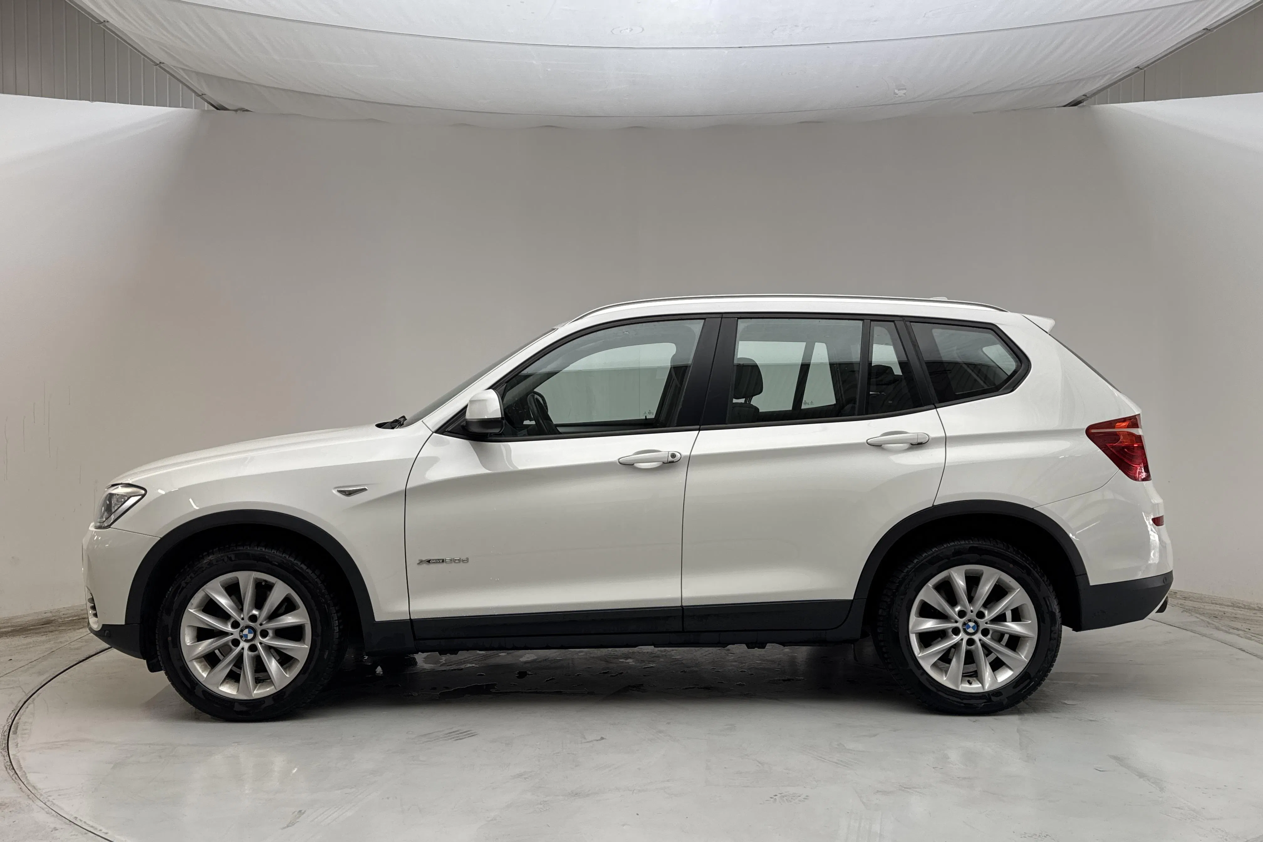 Presentation photo 2 of 12: BMW X3 xDrive20d, F25 (190hk) - 19 360 Scandinavian mile - Automatic - white - 2015