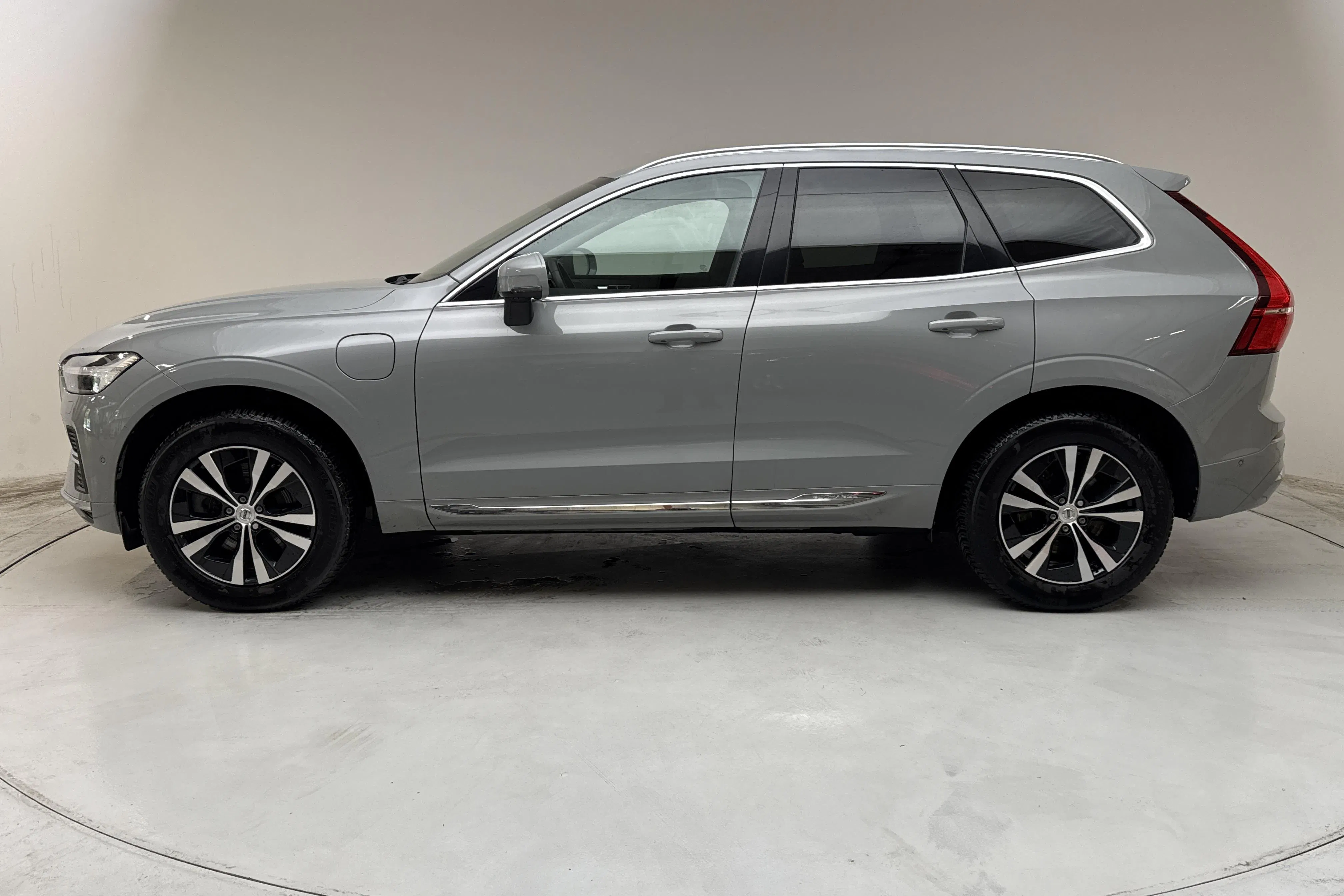 Presentation photo 2 of 20: Volvo XC60 T6 AWD Recharge (350hk) - 106 600 km - Automatic - gray - 2024