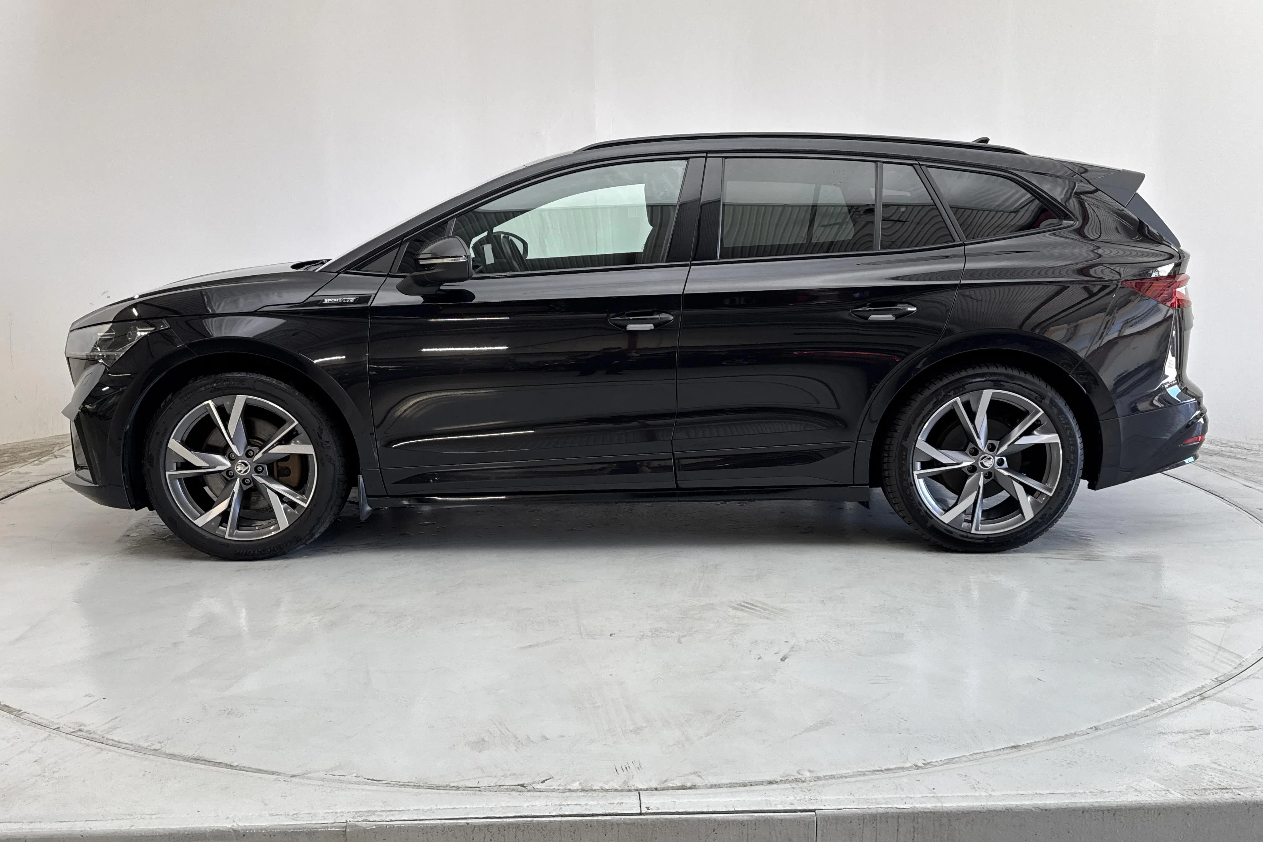 Presentationsfoto 2 av 19: Skoda Enyaq iV 80 (204hk) - 12 153 mil - Automat - svart - 2023