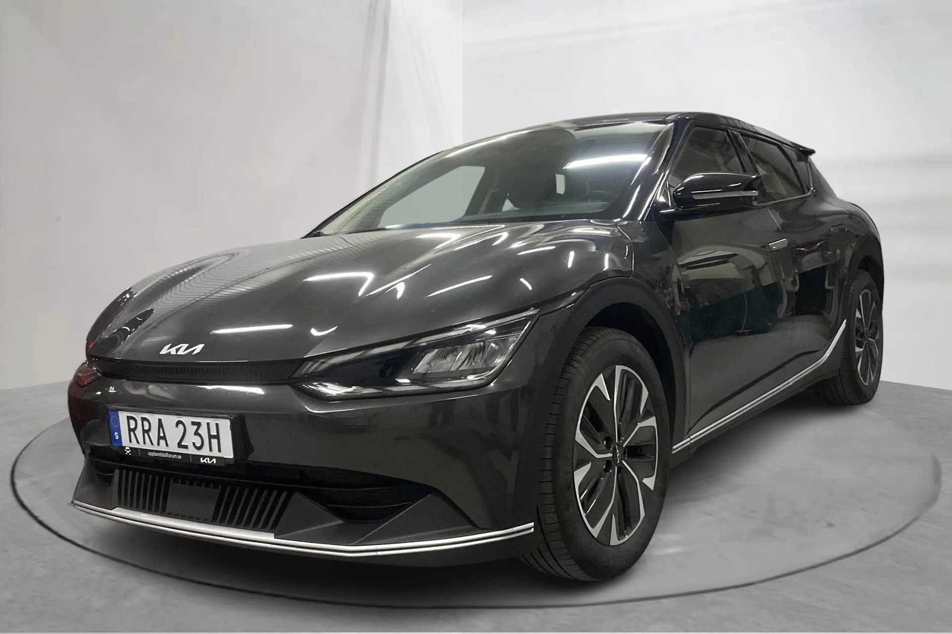 Presentation photo 1 of 18: KIA EV6 RWD (228hk) - 7 698 Scandinavian mile - Automatic - gray - 2023