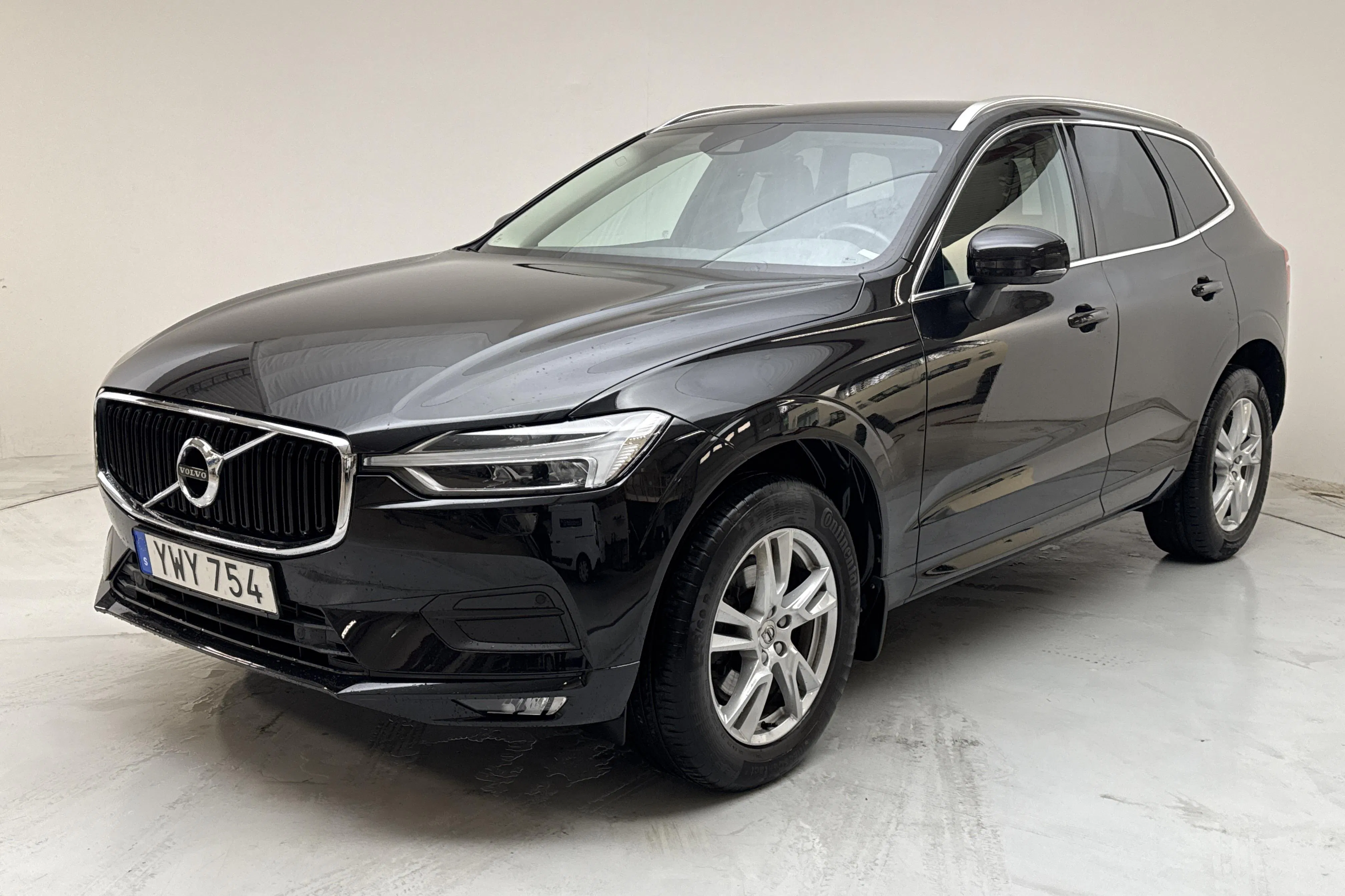 Presentationsfoto 1 av 15: Volvo XC60 D4 2WD (190hk) - 8 010 mil - Automat - svart - 2019