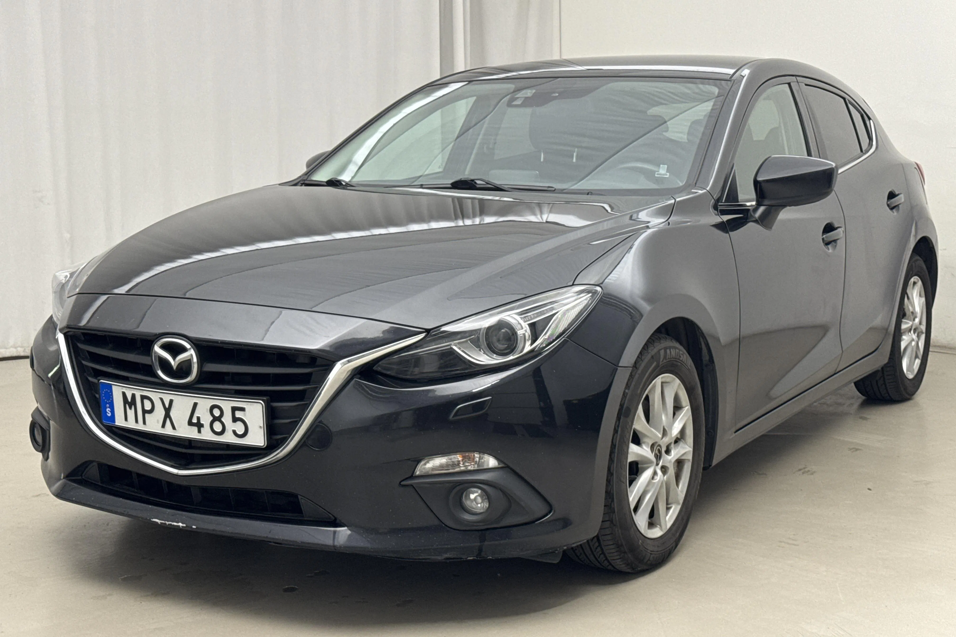 Presentationsfoto 1 av 15: Mazda 3 2.0 5dr (120hk) - 16 009 mil - Automat - svart - 2015
