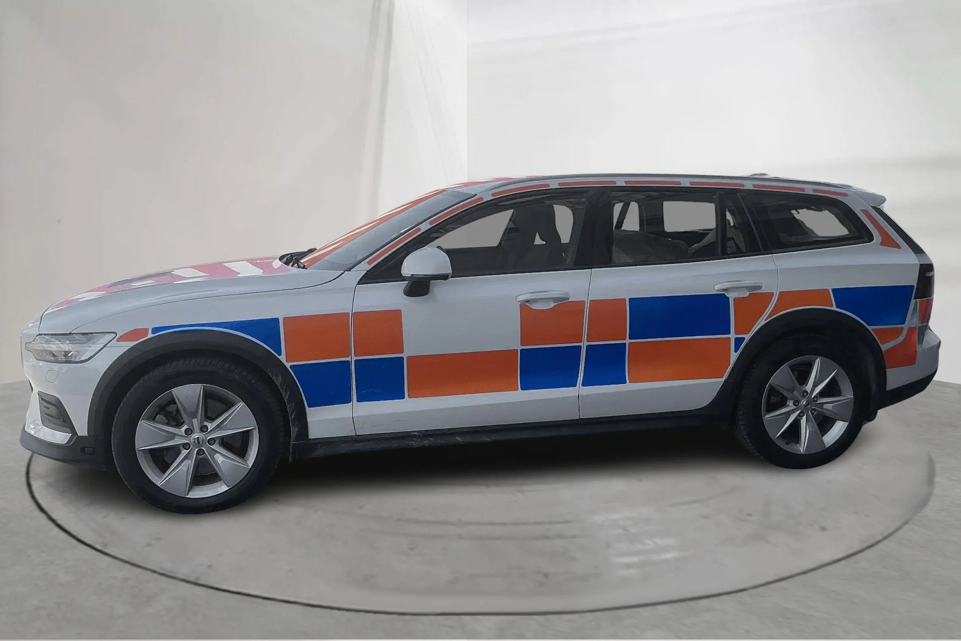 Presentationsfoto 2 av 14: Volvo V60 B4 Cross Country AWD Mildhybrid, Diesel (197hk) - 15 458 mil - Automat - vit - 2023