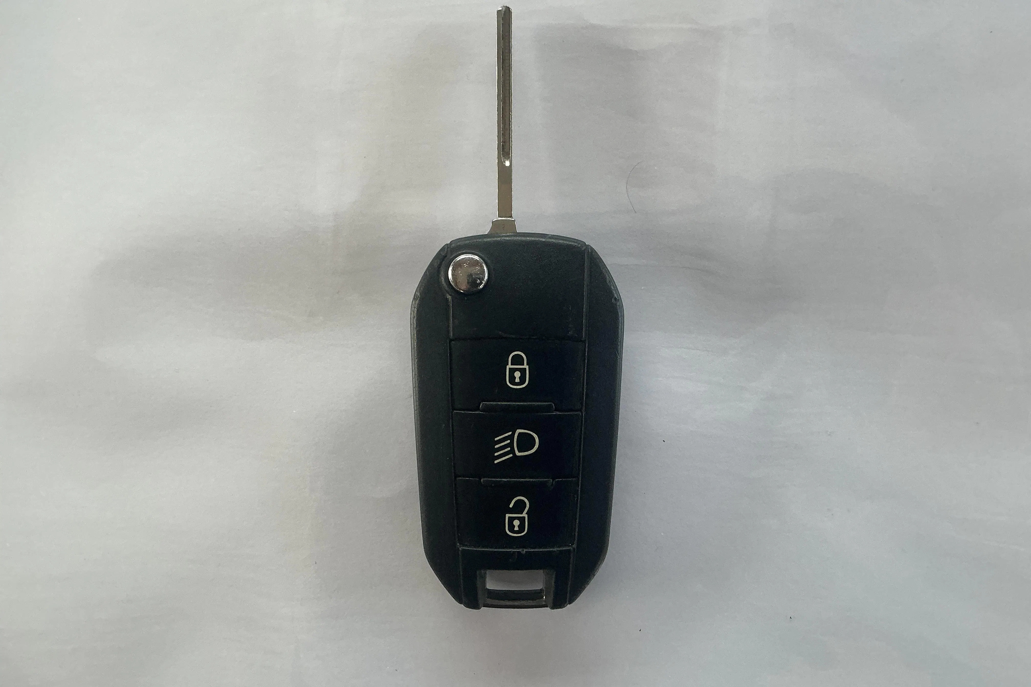 Zdjęcie prezentacyjne 12 z 12: Peugeot 308 SW PureTech (110hk) - 118 480 km - Manualna - Ciemnoczerwony - 2016