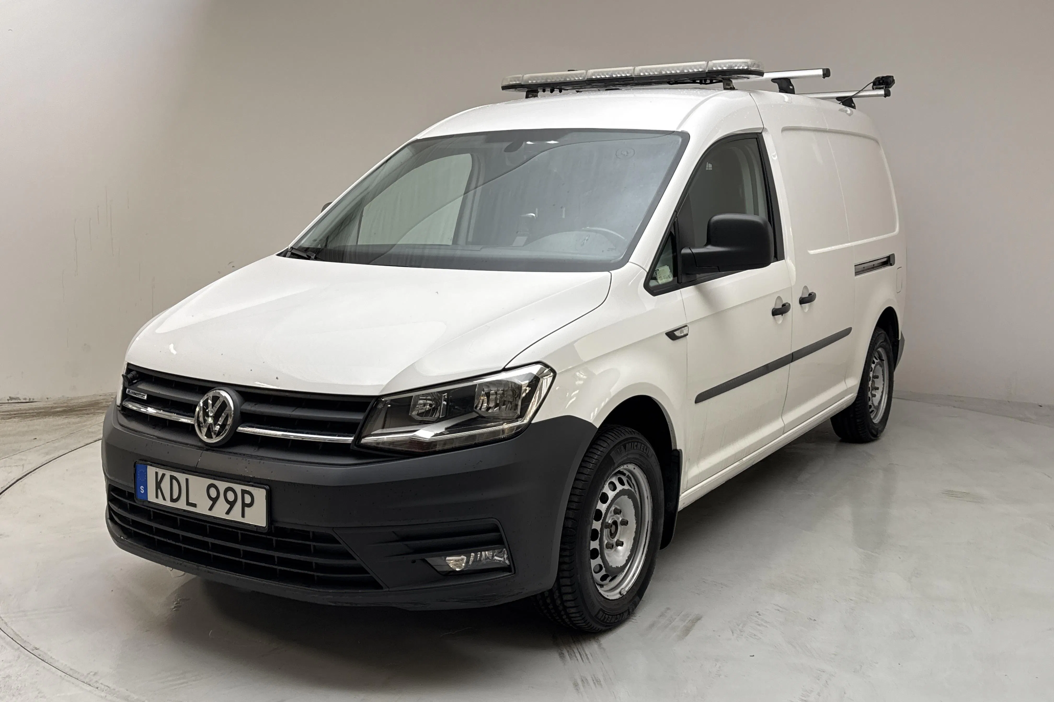 Presentation photo 1 of 13: VW Caddy 1.4 TGI Maxi Skåp (110hk) - 79 510 km - Manual - white - 2020
