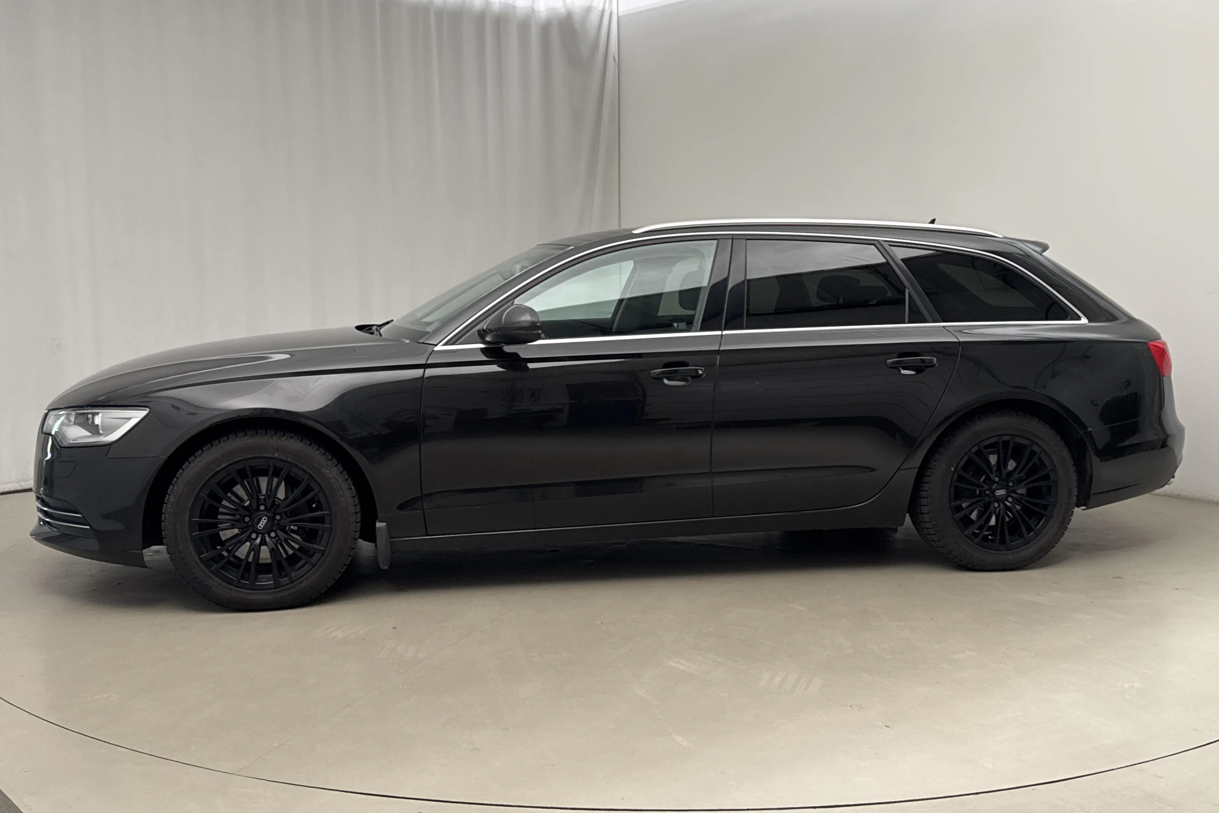 Presentation photo 2 of 15: Audi A6 2.0 TDI Avant (177hk) - 221 990 km - Automatic - black - 2013