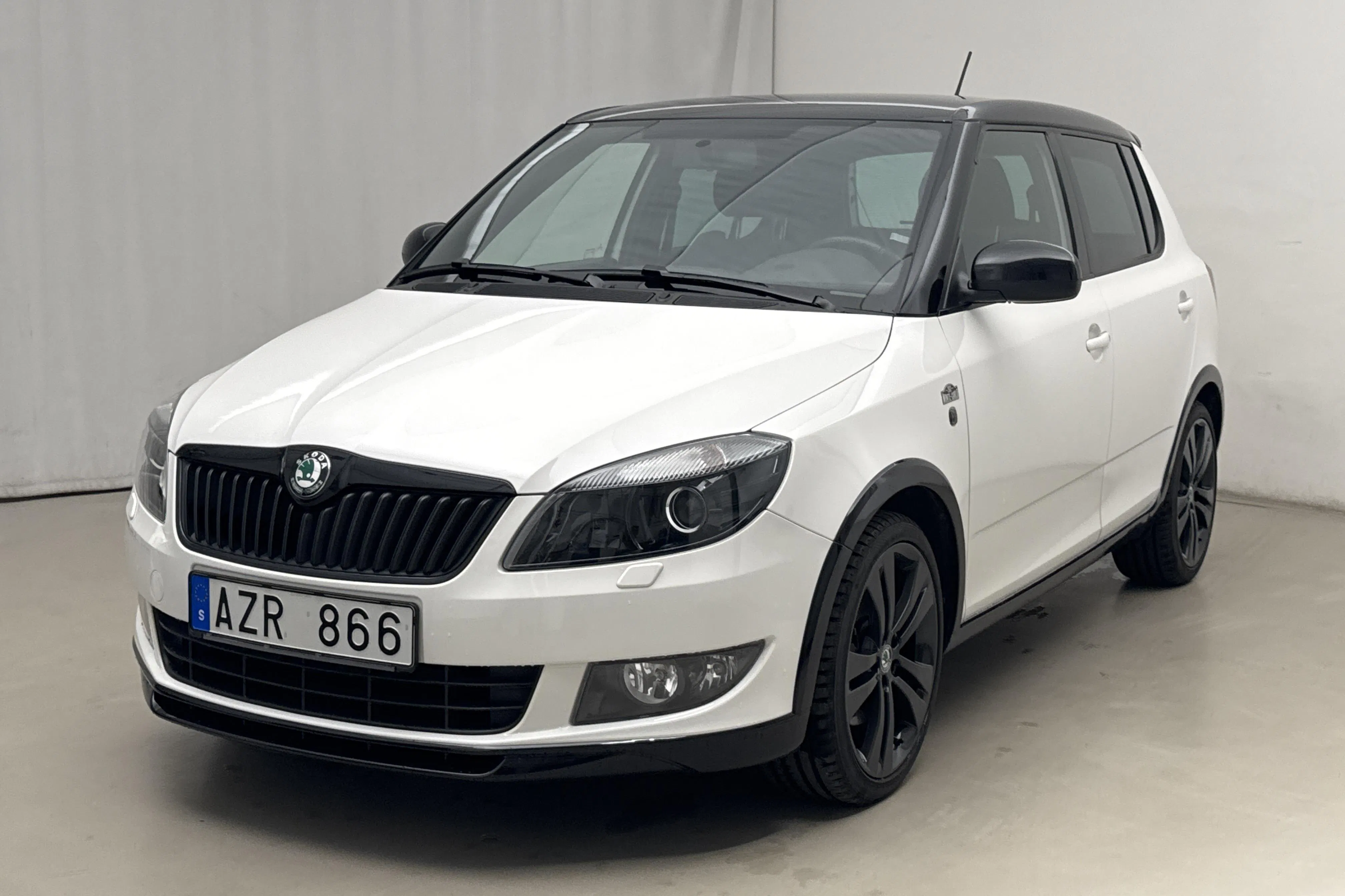Presentationsfoto 1 av 14: Skoda Fabia 1.2 TSI (105hk) - 4 643 mil - Manuell - vit - 2013