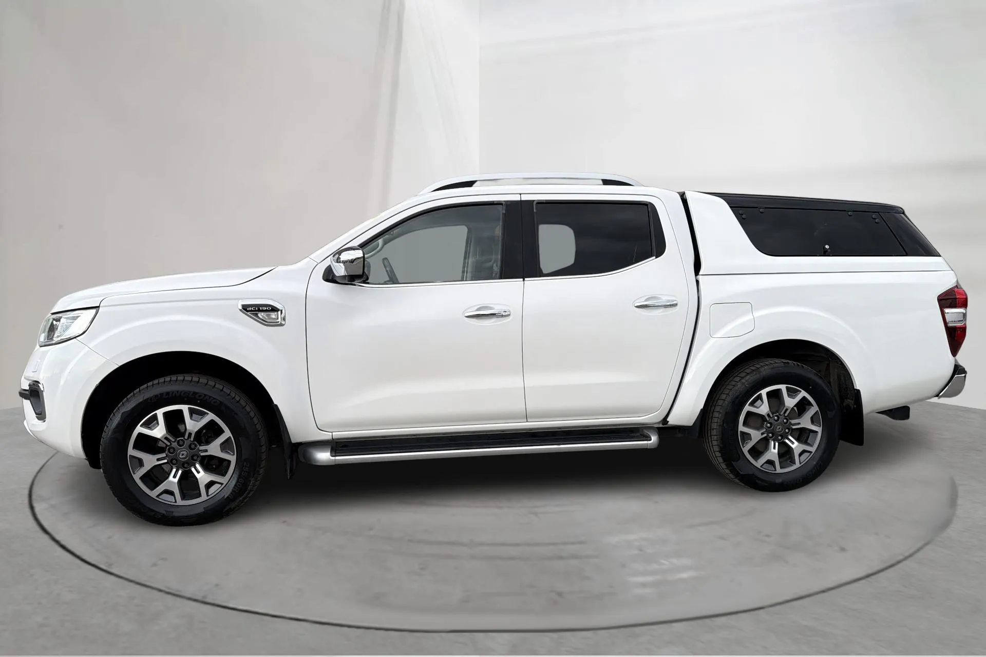 Presentationsfoto 2 av 15: Renault Alaskan 2.3 dCi 4WD (190hk) - 19 998 mil - Automat - vit - 2017