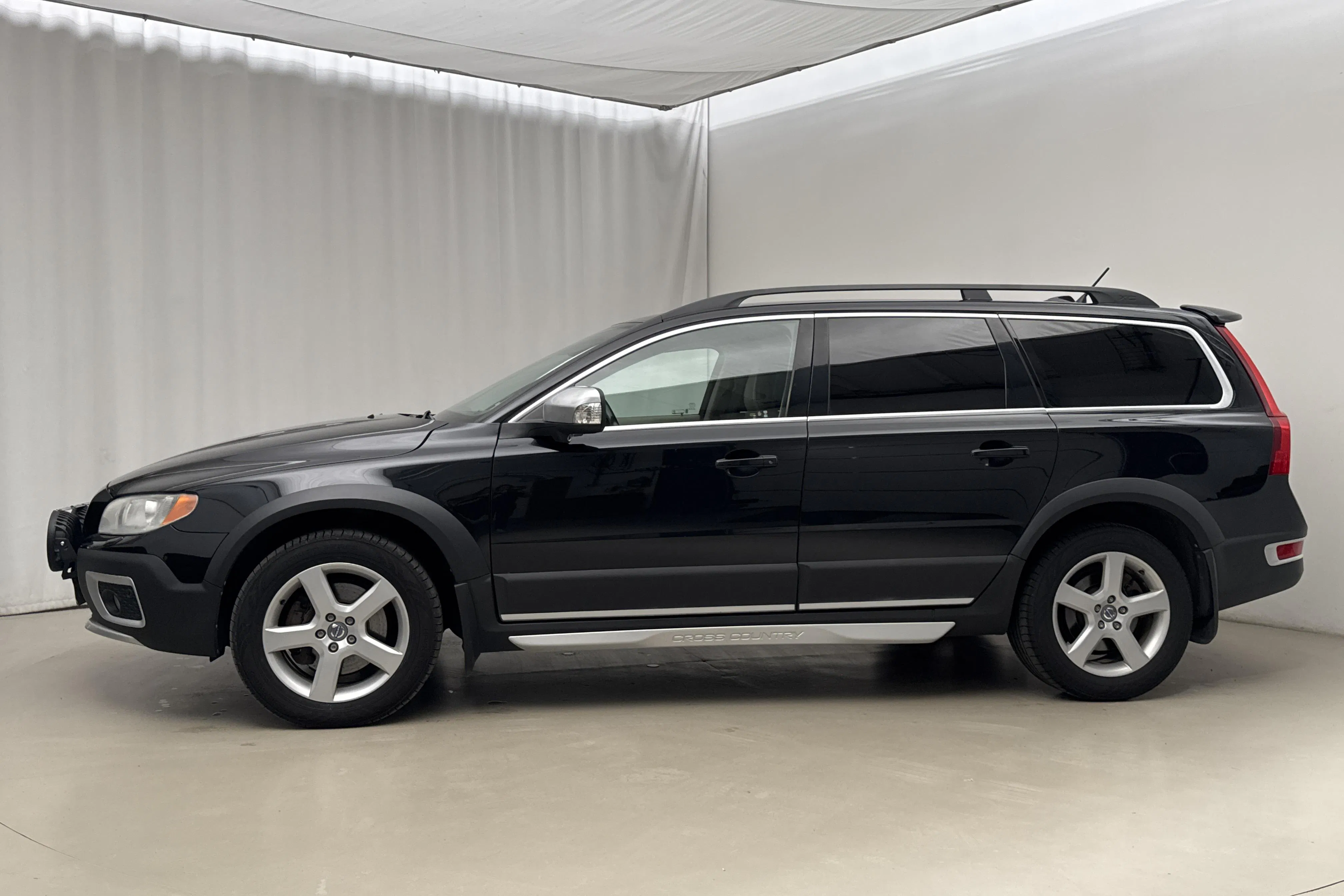 Presentation photo 2 of 22: Volvo XC70 II D5 AWD (185hk) - 354 640 km - Automatic - black - 2009
