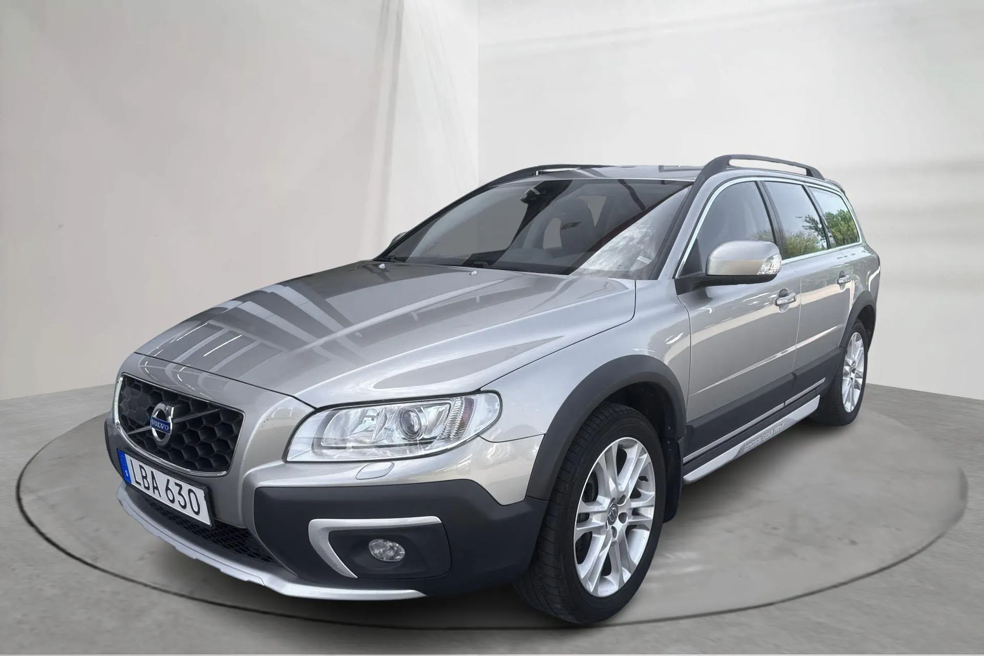 Presentationsfoto 1 av 16: Volvo XC70 II D4 AWD (181hk) - 19 210 mil - Manuell - Ljusbrun - 2016