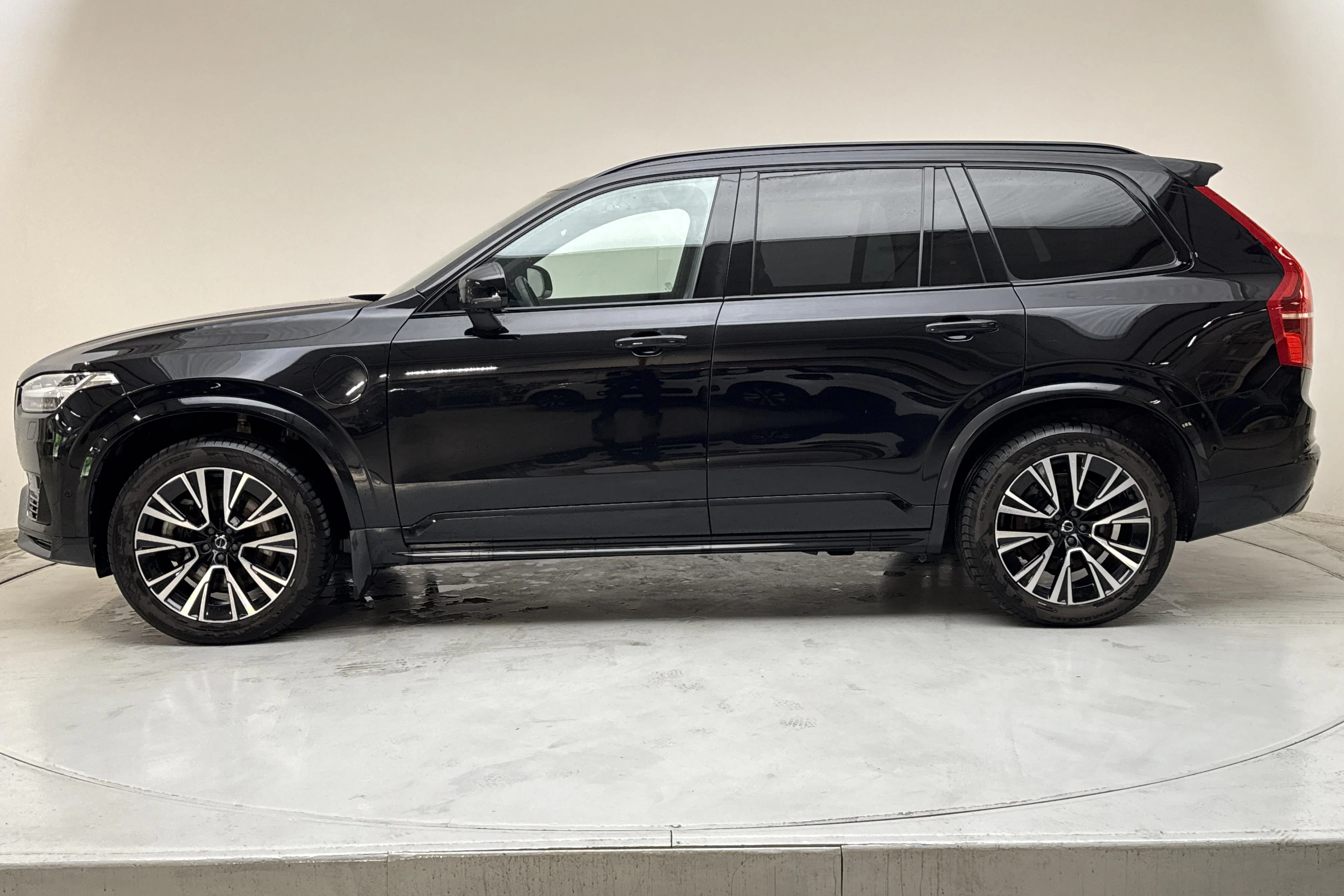 Presentation photo 2 of 20: Volvo XC90 T8 AWD Recharge (455hk) - 120 370 km - Automatic - black - 2023