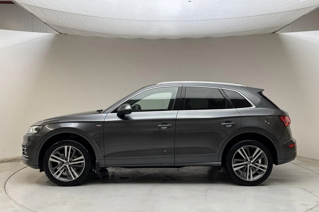 Presentation photo 2 of 13: Audi Q5 2.0 TDI quattro (190hk) - 17 202 Scandinavian mile - Automatic - gray - 2018