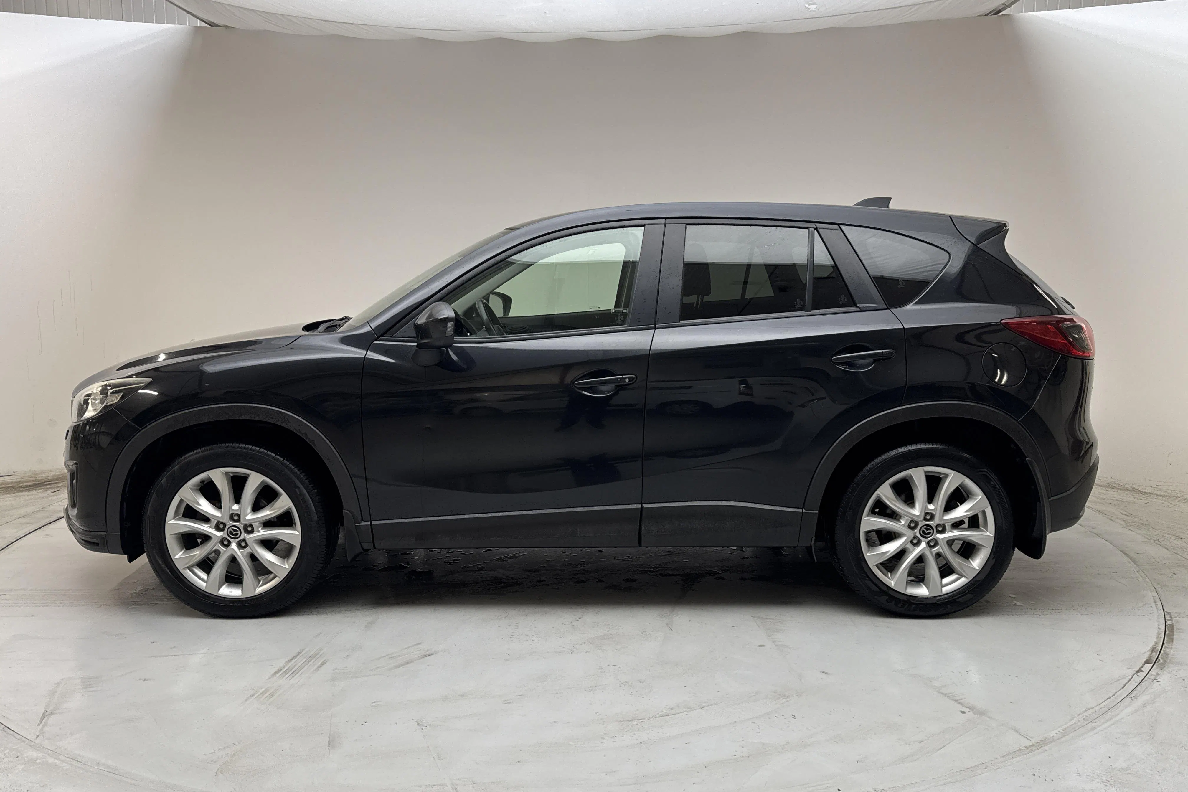 Presentationsfoto 2 av 17: Mazda CX-5 2.2 DE AWD (175hk) - 20 486 mil - Automat - svart - 2013