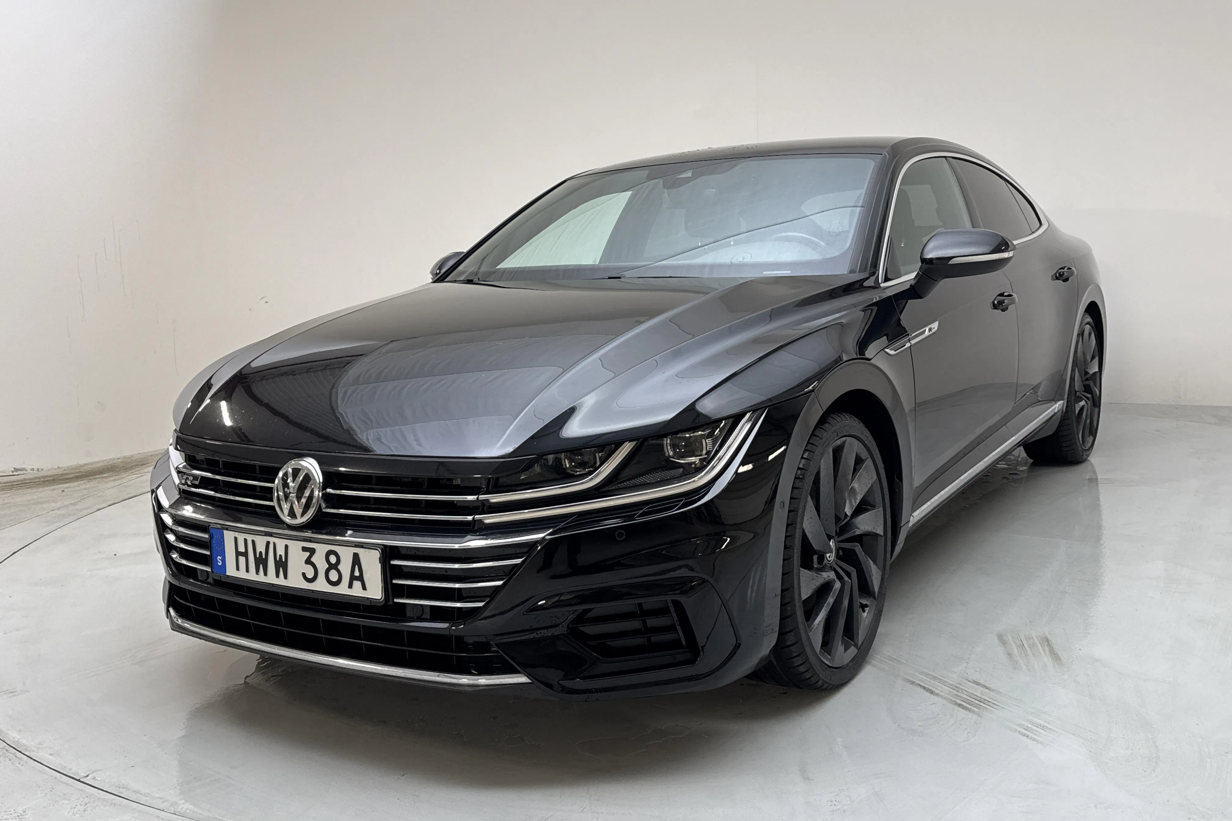 Presentationsfoto 1 av 17: VW Arteon 2.0 TDI 4MOTION (190hk) - 12 686 mil - Automat - svart - 2020