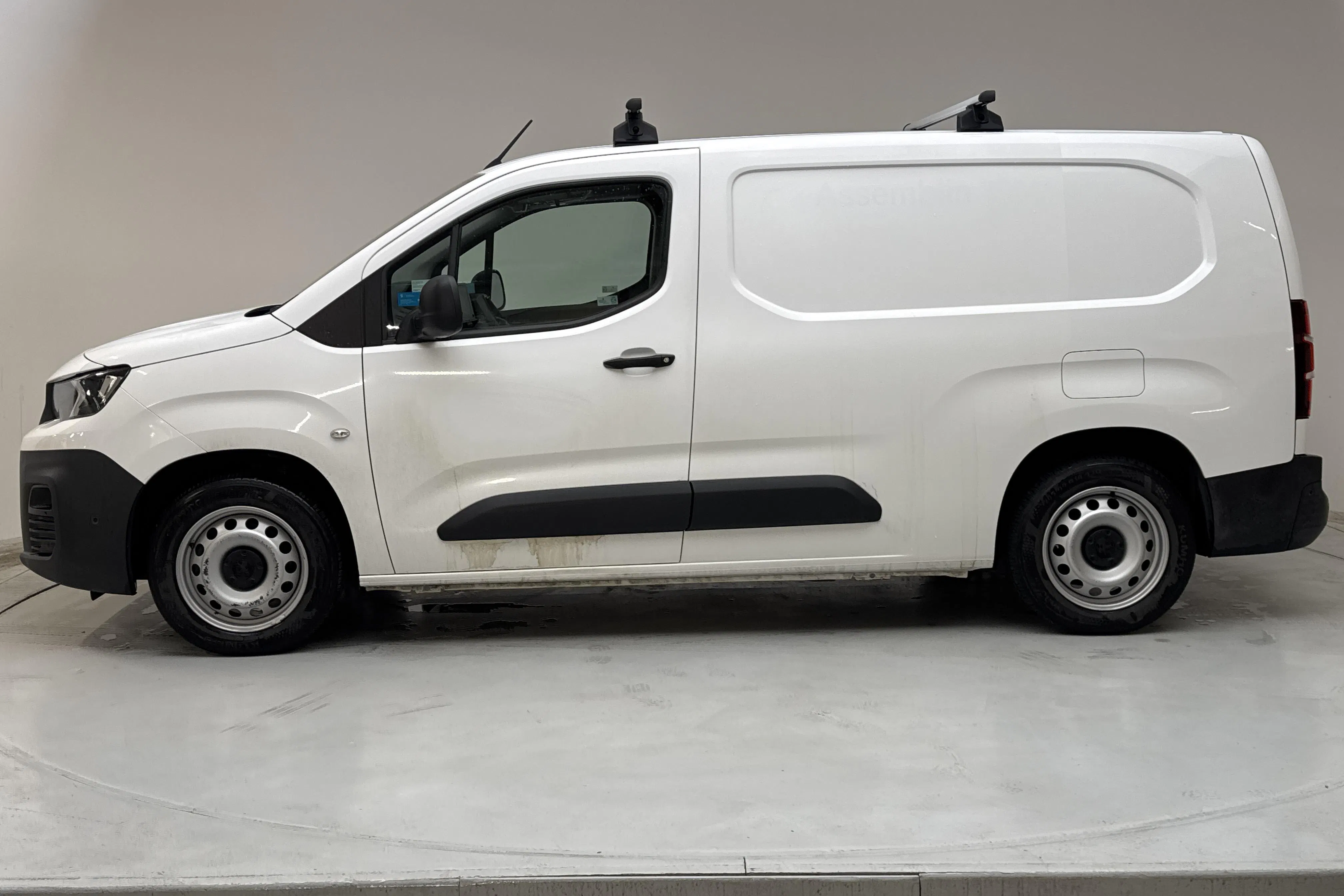 Presentation photo 2 of 12: Peugeot Partner 1.5 HDI Skåp (100hk) - 4 101 Scandinavian mile - Manual - white - 2020