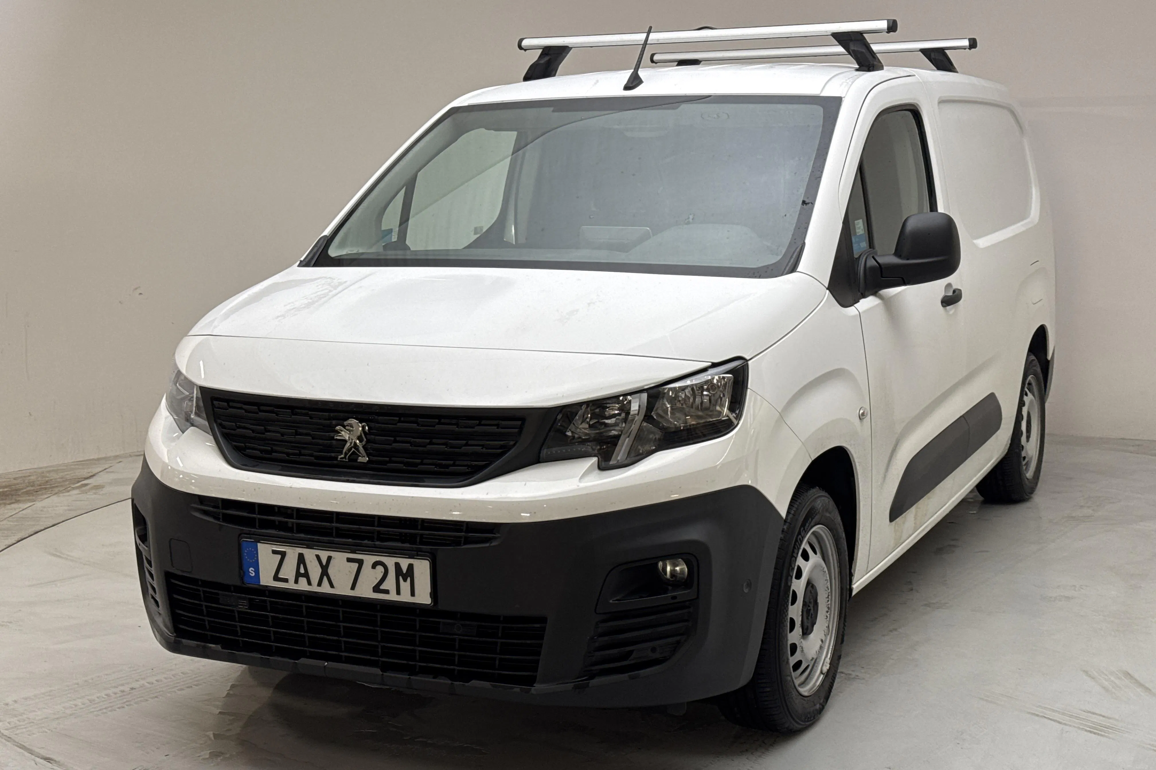 Presentation photo 1 of 12: Peugeot Partner 1.5 HDI Skåp (100hk) - 4 101 Scandinavian mile - Manual - white - 2020