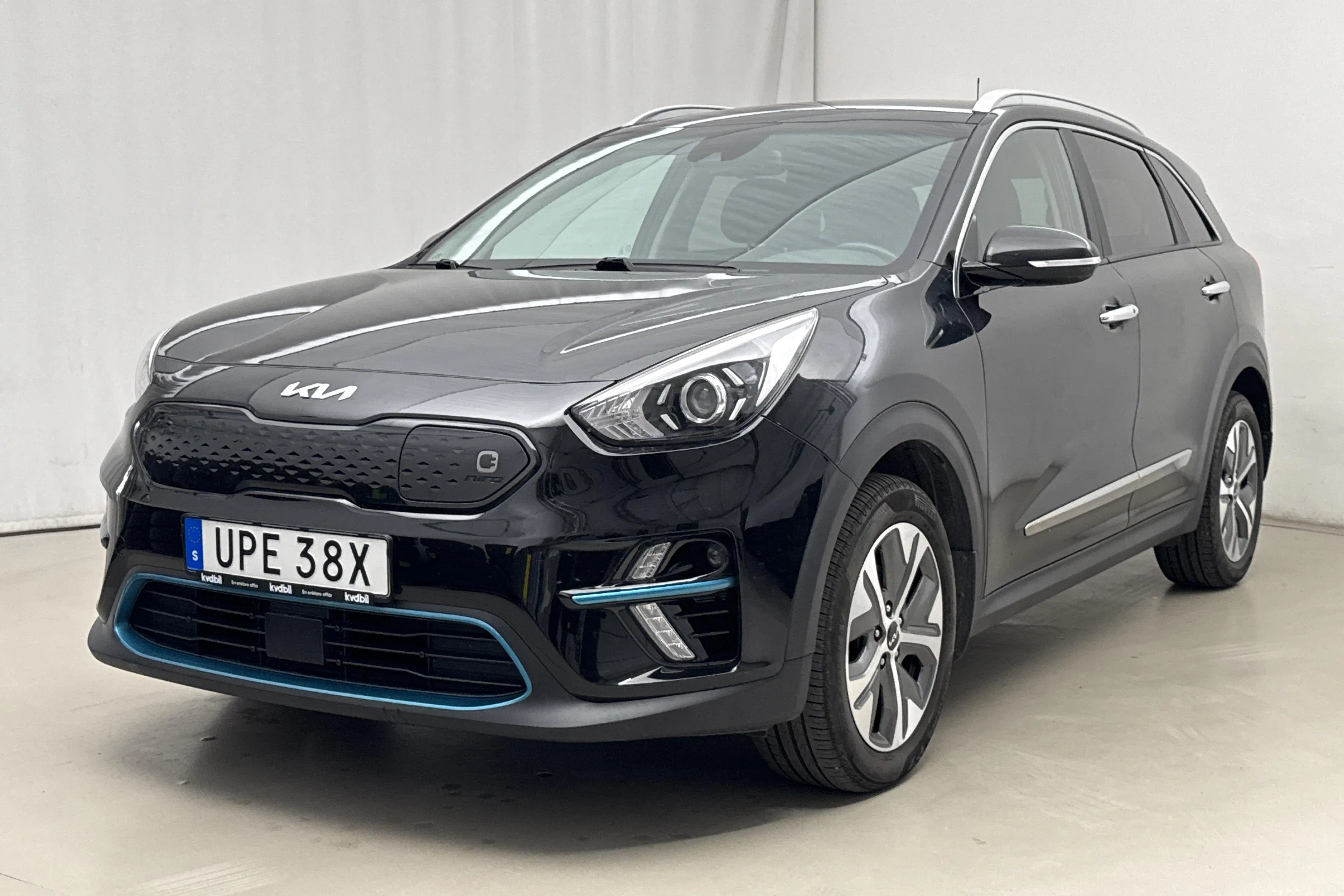 Presentationsfoto 1 av 20: KIA e-Niro 64kWh (204hk) - 16 395 mil - Automat - svart - 2022