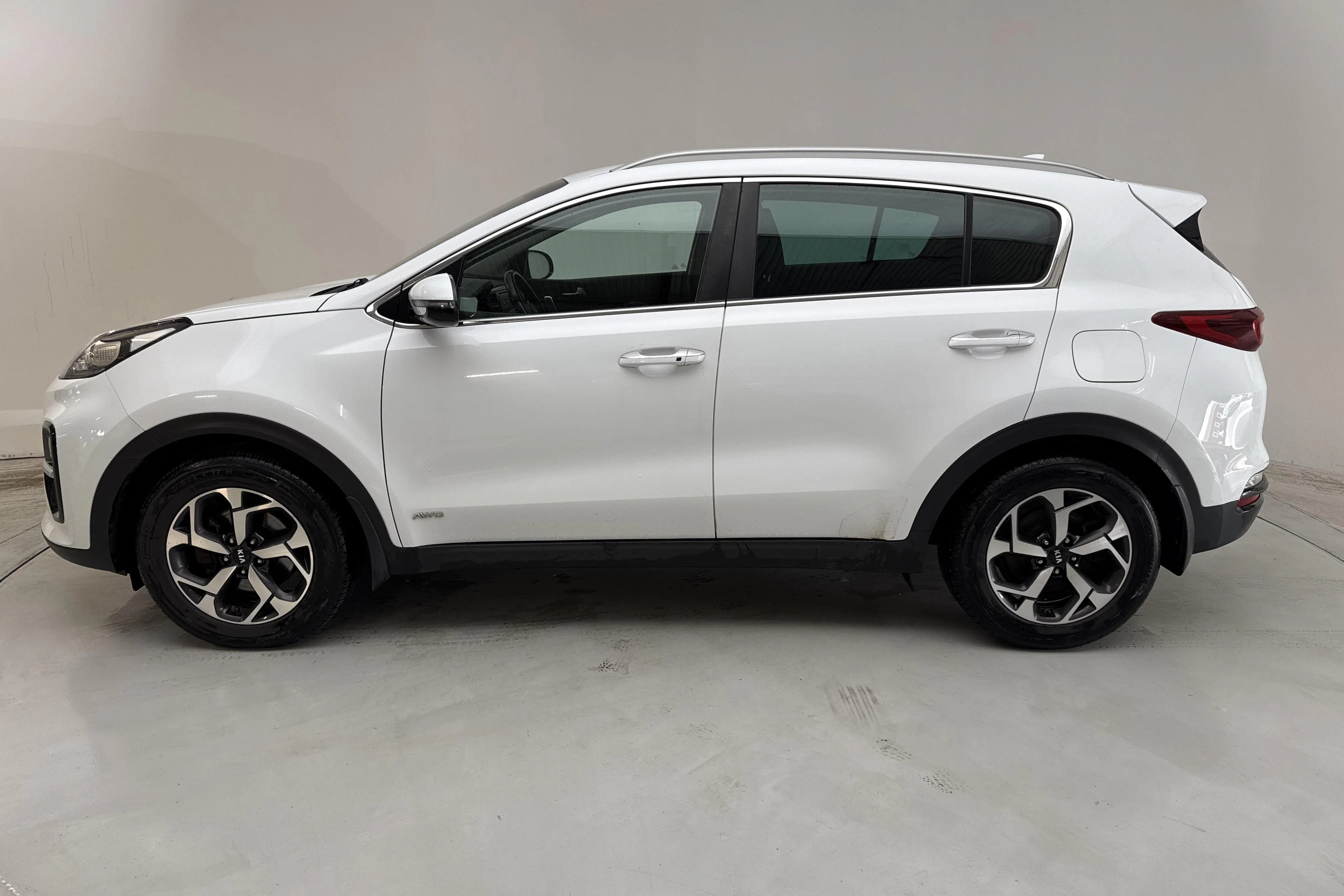Presentationsfoto 2 av 14: KIA Sportage 1.6 CRDi AWD (136hk) - 15 458 mil - Automat - vit - 2019