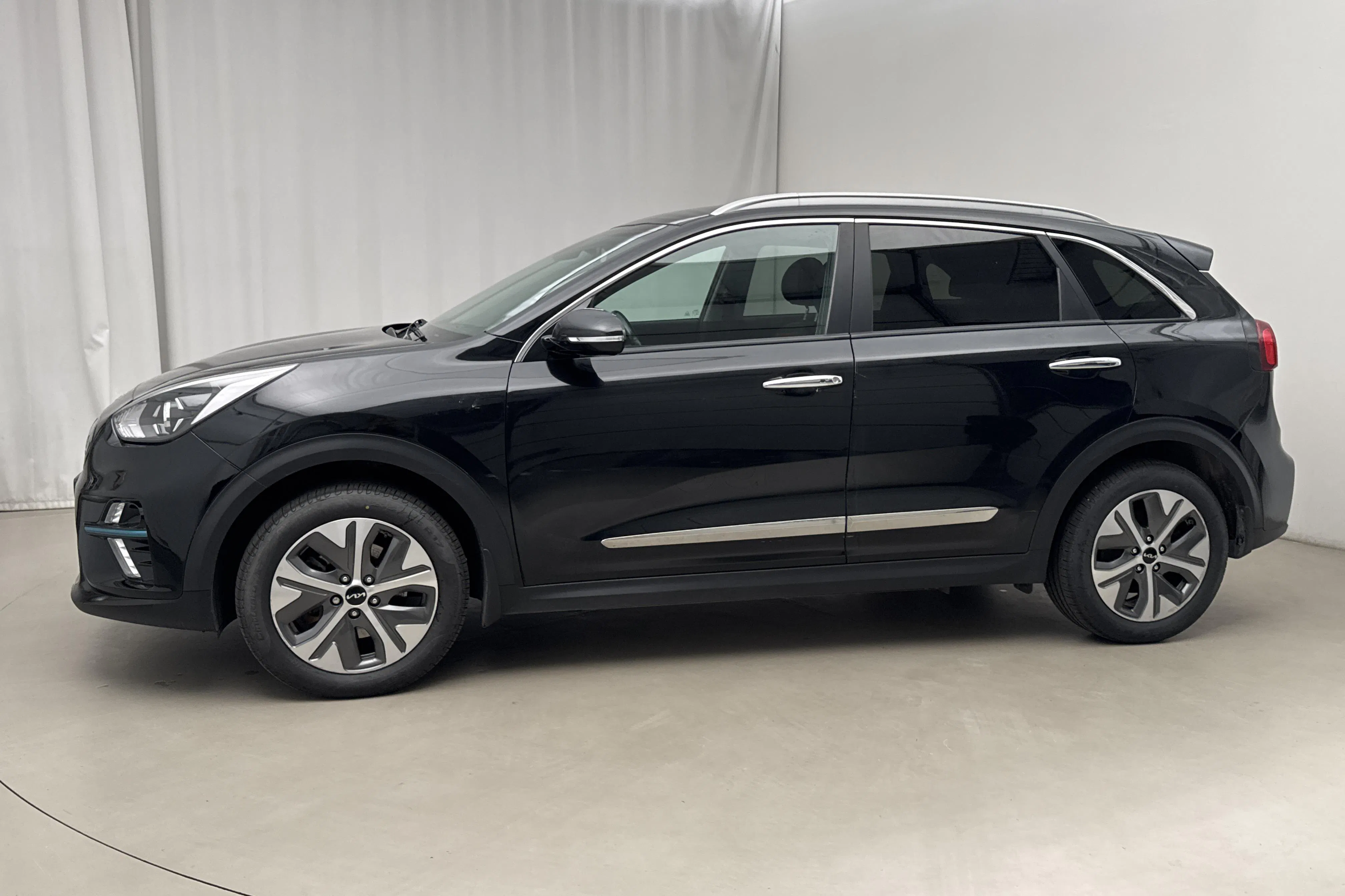 Presentation photo 2 of 15: KIA e-Niro 64kWh (204hk) - 171 920 km - Automatic - black - 2022