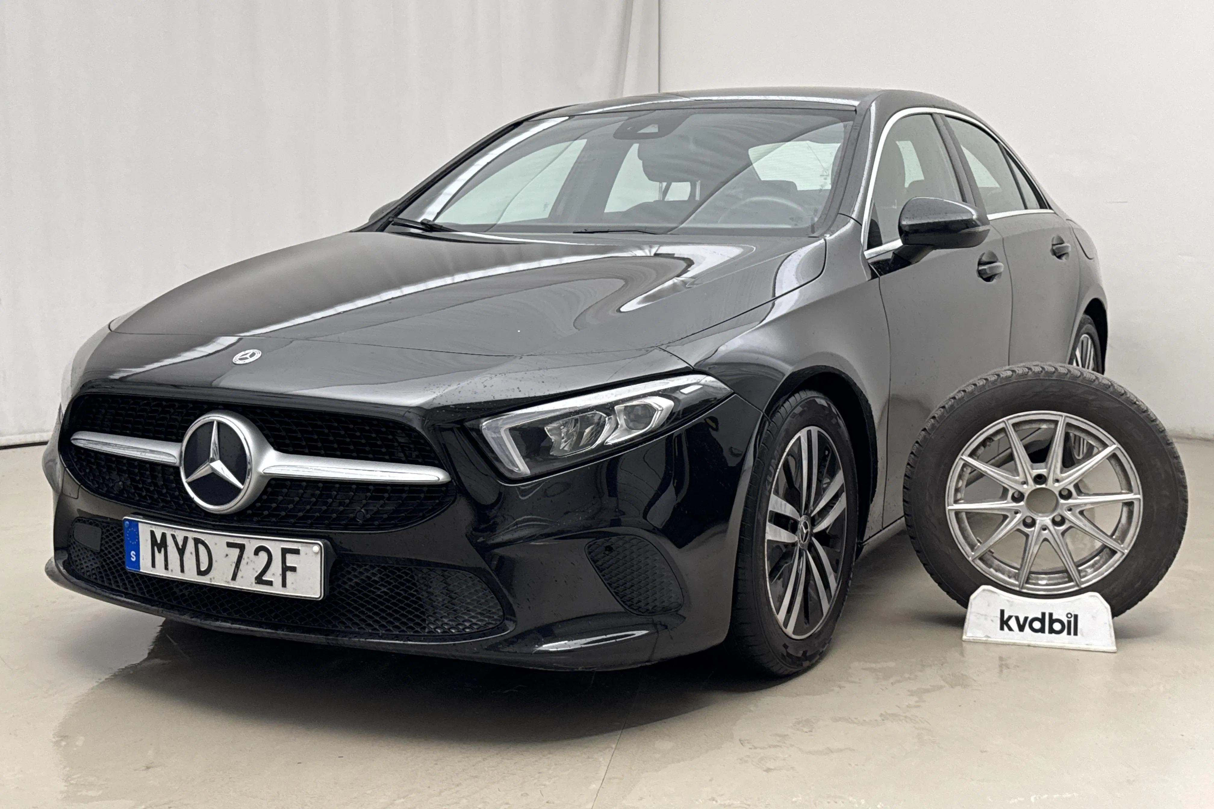 Presentationsfoto 1 av 16: Mercedes A 200 d Sedan V177 (150hk) - 12 208 mil - Automat - svart - 2021