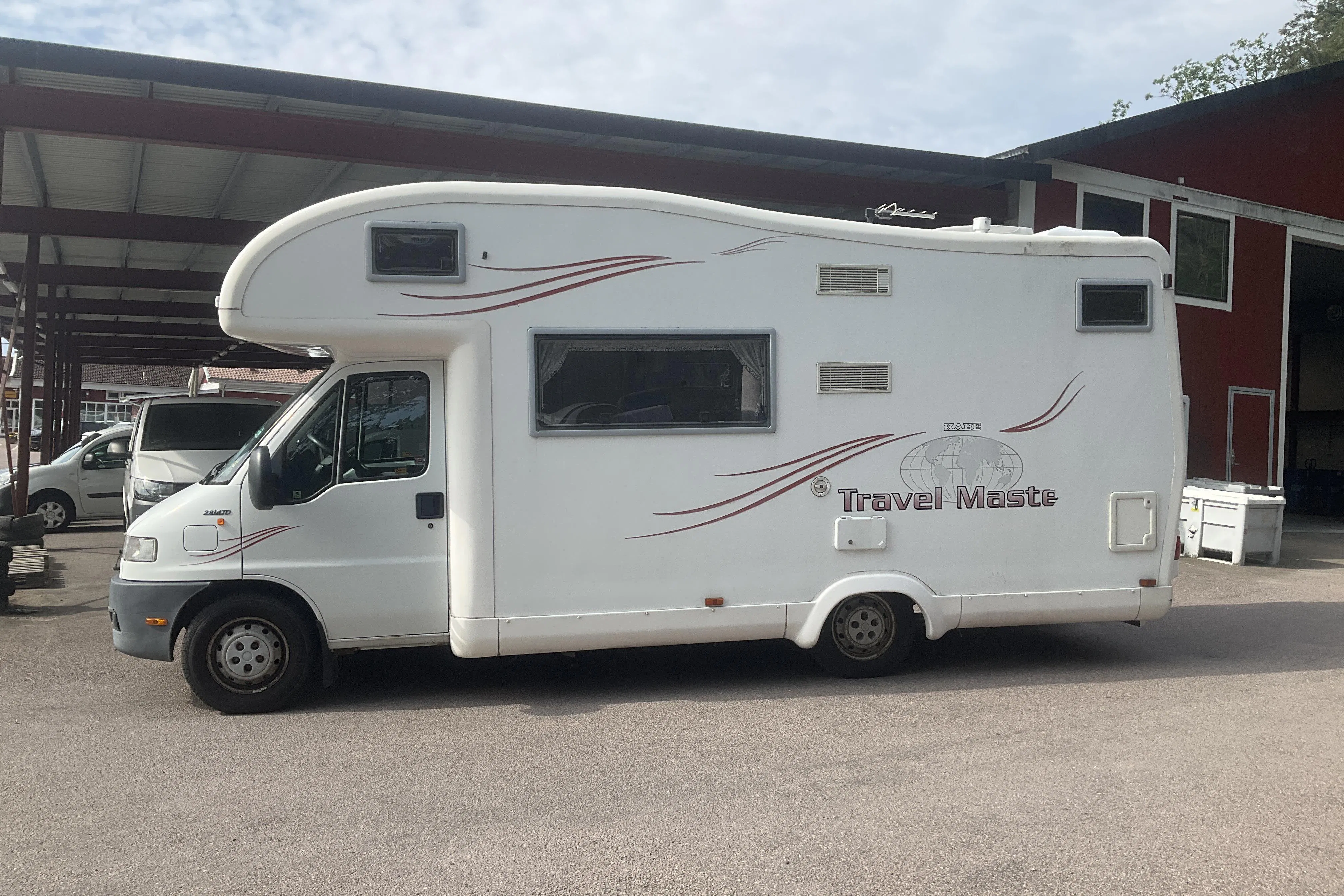 Presentation photo 2 of 34: FIAT KABE Travel Master 570 Husbil - 135 160 km - Manual - white - 2001