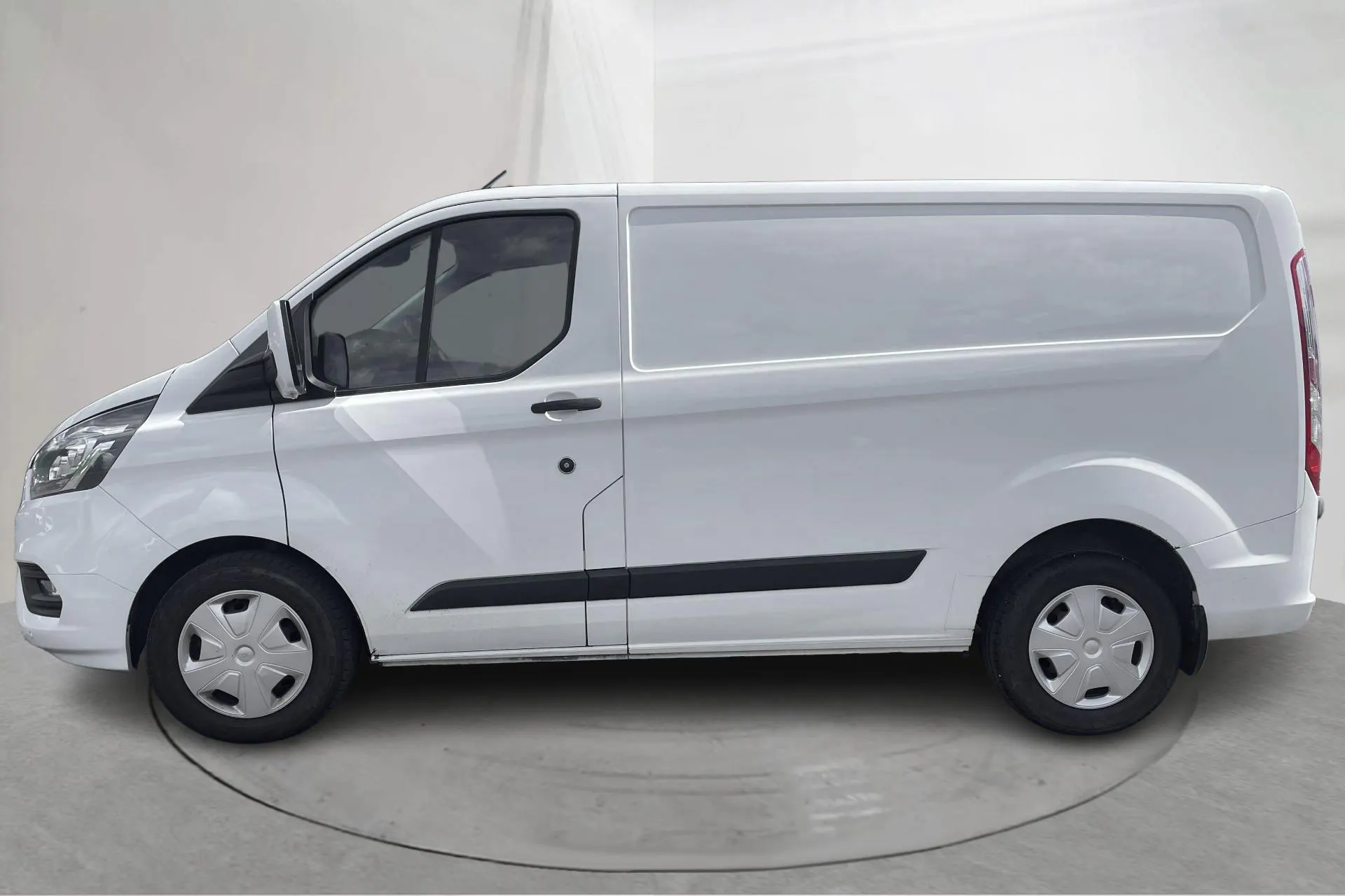 Presentationsfoto 2 av 18: Ford Transit Custom 280 (130hk) - 20 398 mil - Automat - vit - 2021