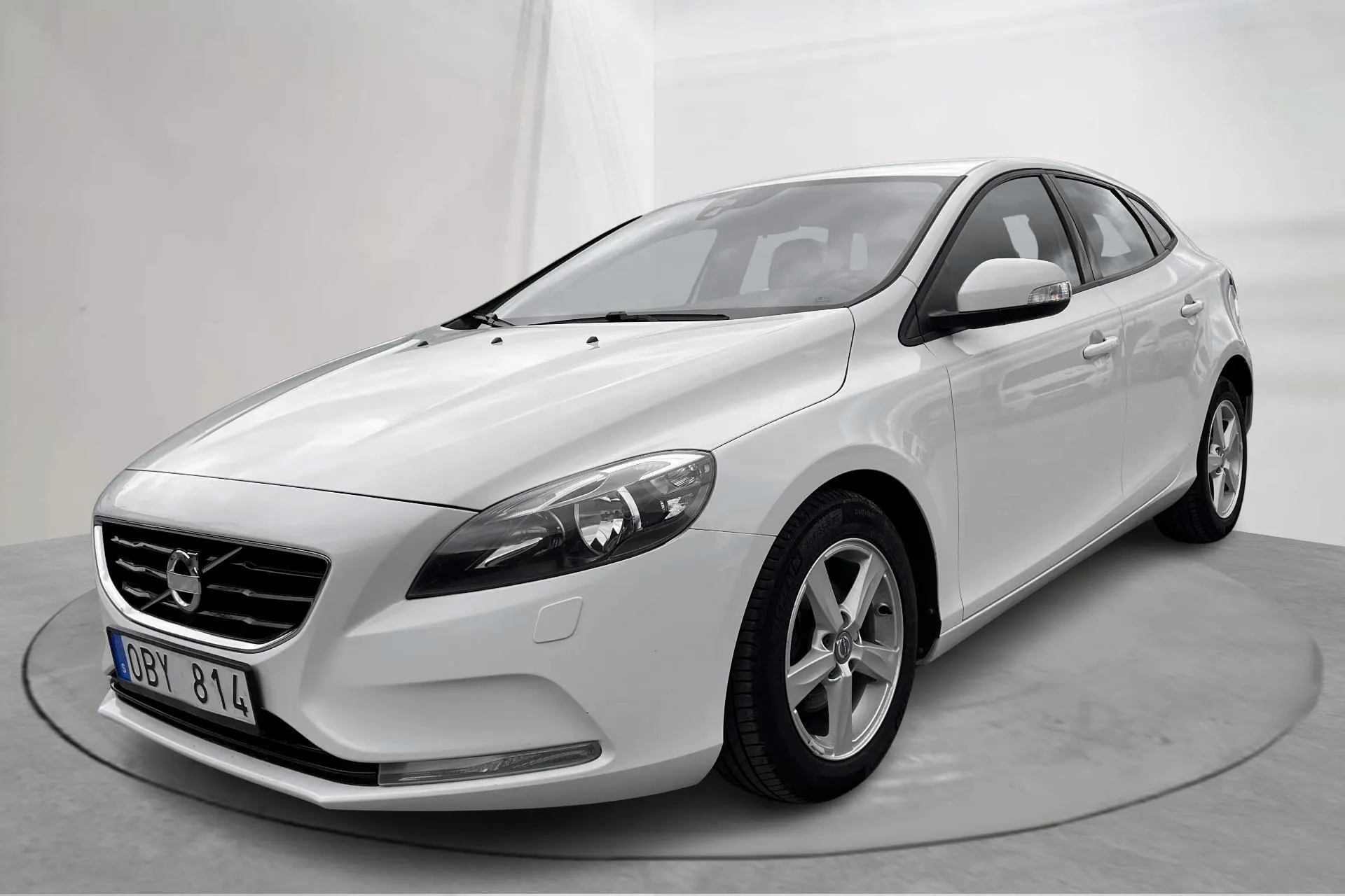 Presentation photo 1 of 14: Volvo V40 D2 (115hk) - 14 350 Scandinavian mile - Manual - white - 2014