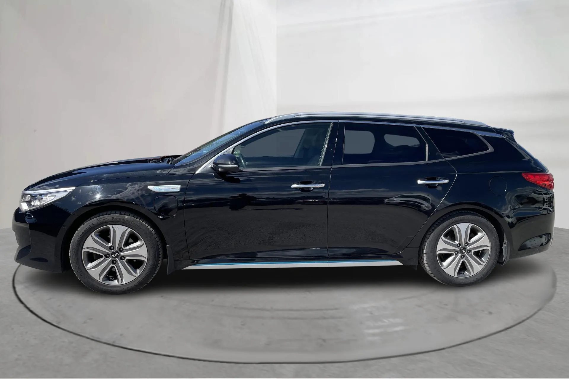 Presentationsfoto 2 av 24: KIA Optima 2.0 GDi Plug-in Hybrid SW (205hk) - 13 627 mil - Automat - svart - 2018