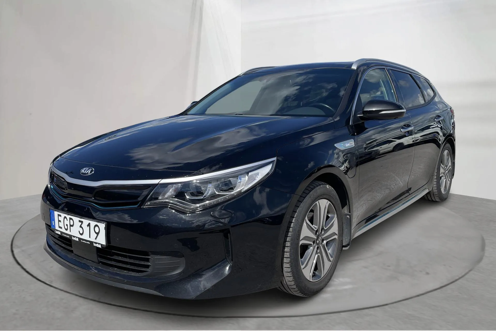 Presentationsfoto 1 av 24: KIA Optima 2.0 GDi Plug-in Hybrid SW (205hk) - 13 627 mil - Automat - svart - 2018