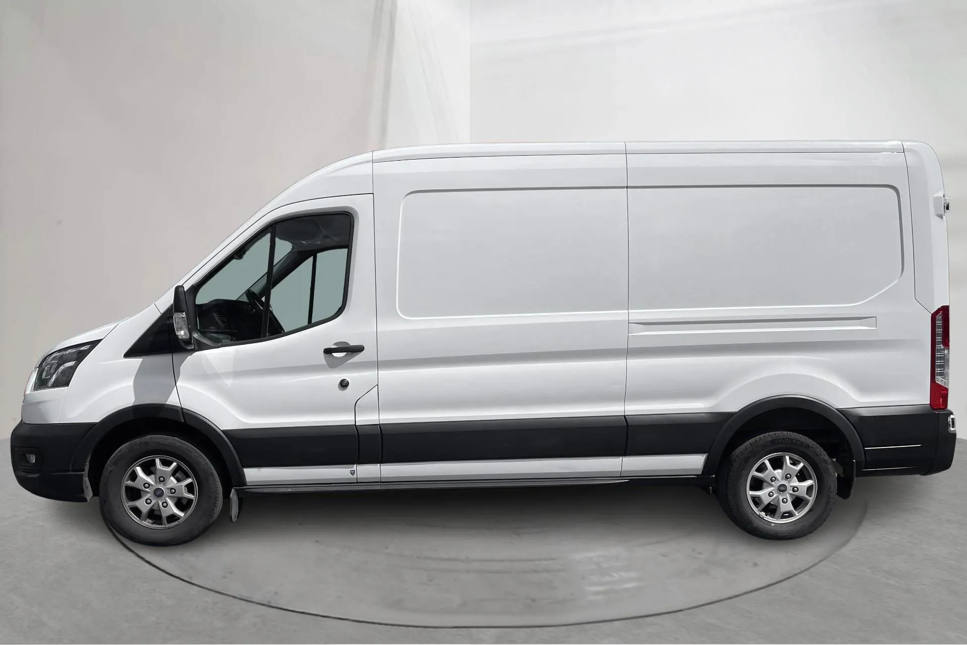 Presentation photo 2 of 16: Ford Transit 350 2.0 (170hk) - 111 810 km - Automatic - white - 2020