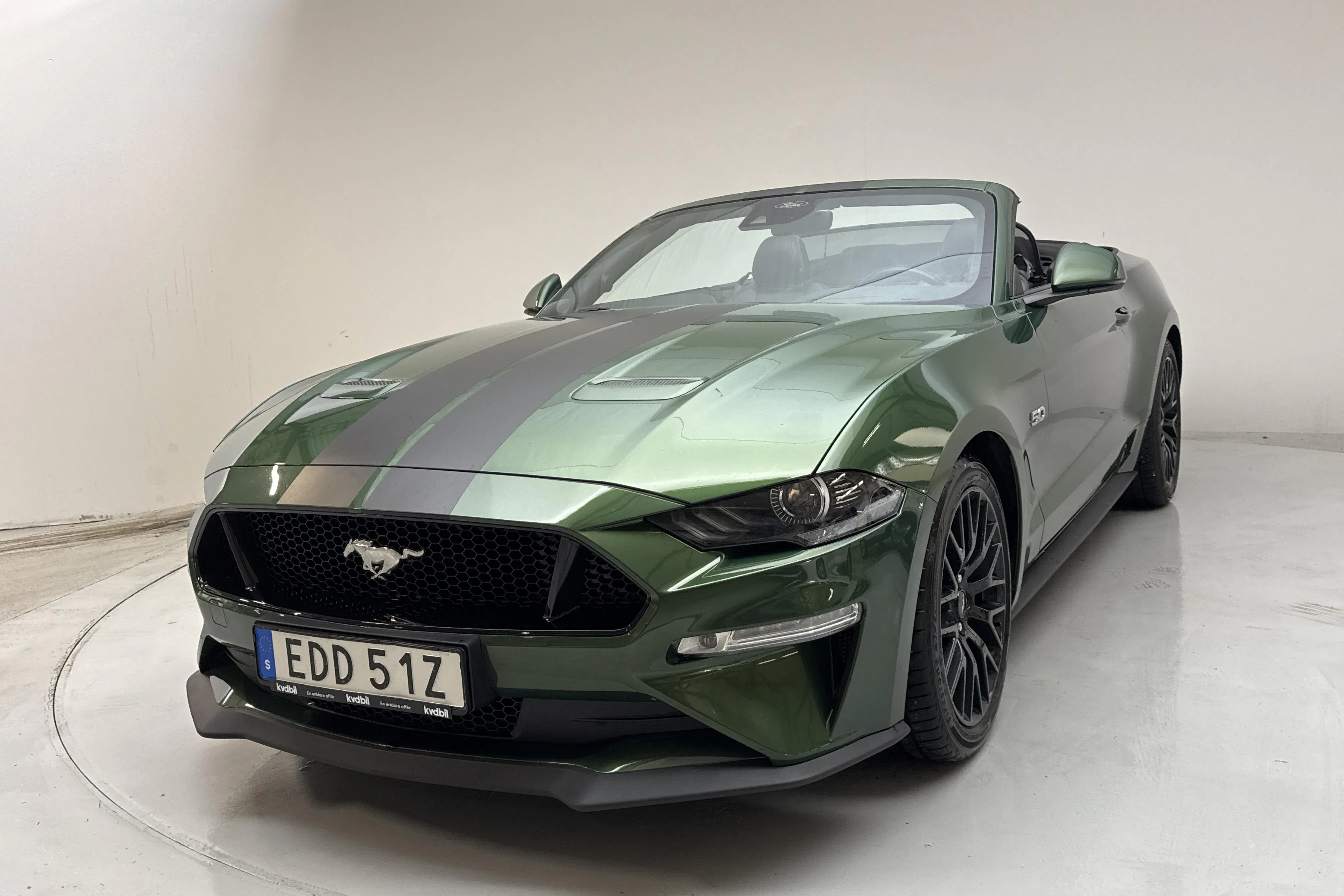 Presentation photo 1 of 27: Ford Mustang GT V8 Convertible (450hk) - 139 110 km - Automatic - green - 2022