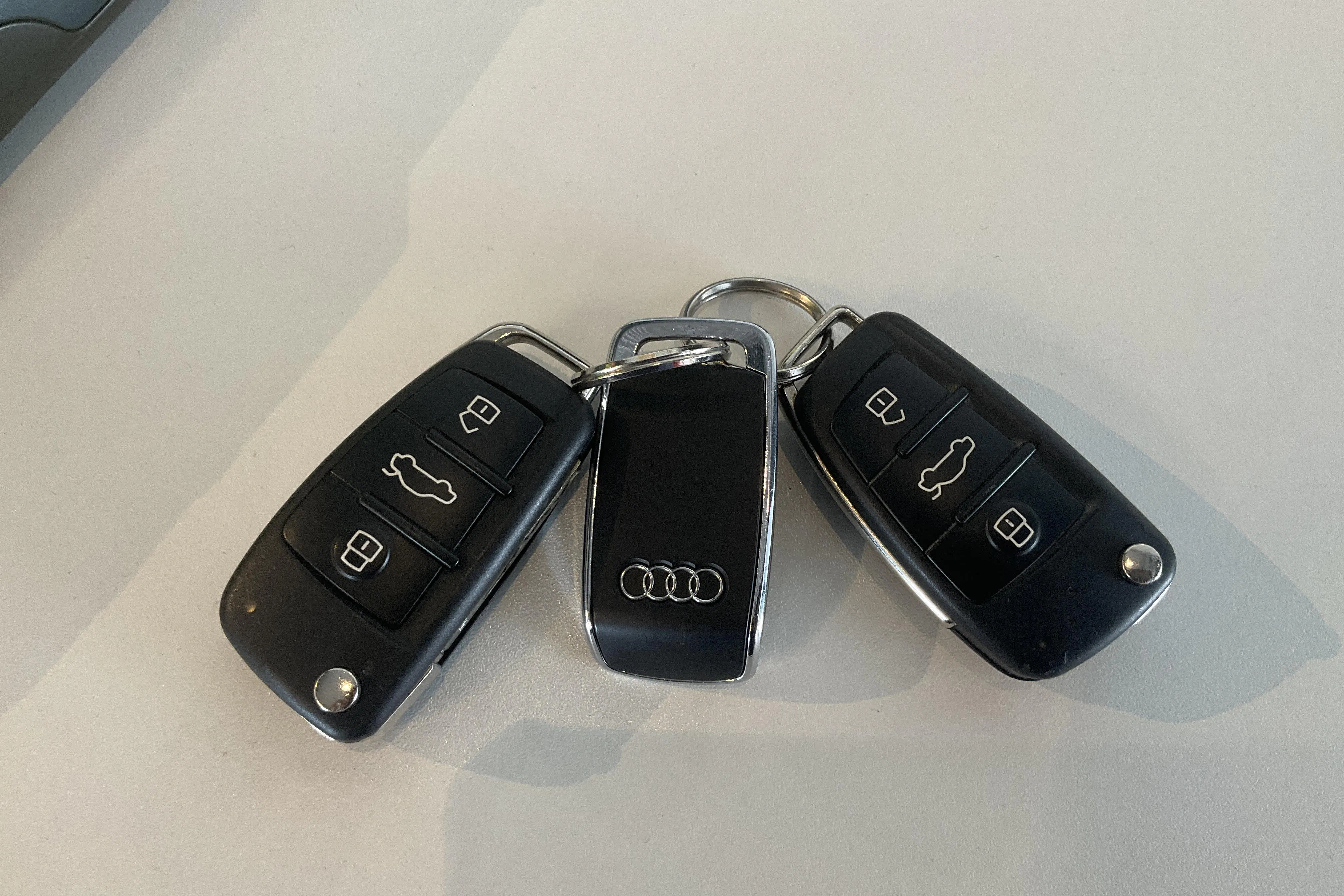 Presentation photo 17 of 17: Audi Q3 40 TFSI quattro (190hk) - 88 320 km - Automatic - white - 2020