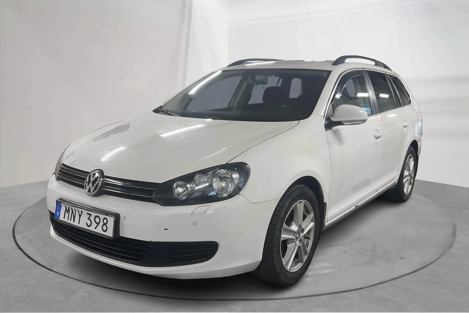Presentationsfoto 1 av 12: VW Golf VI 1.6 TDI Variant 4motion (105hk) - 26 197 mil - Manuell - vit - 2010