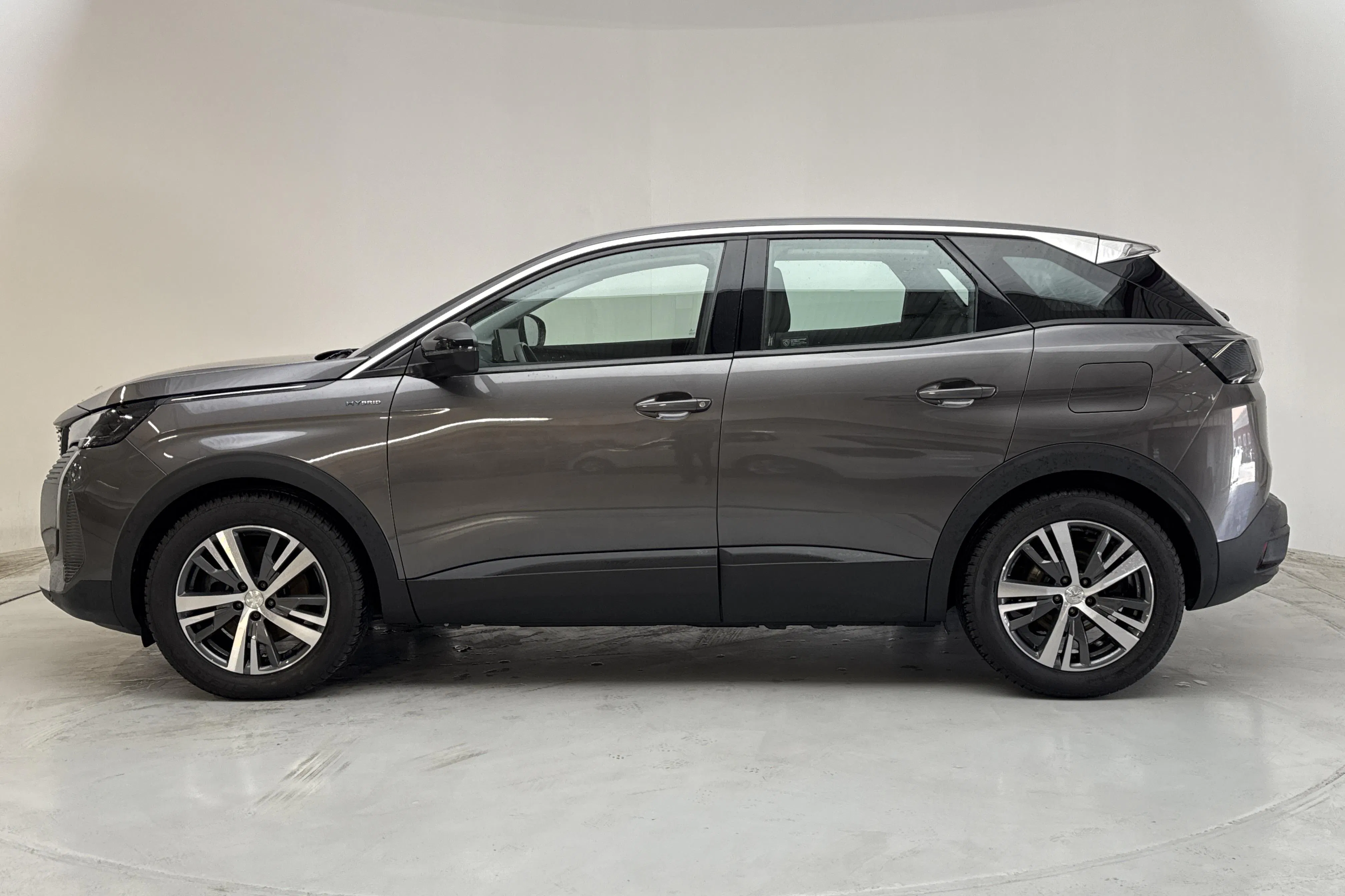 Presentation photo 2 of 15: Peugeot 3008 1.6 Plug-in Hybrid (225hk) - 107 180 km - Automatic - gray - 2022