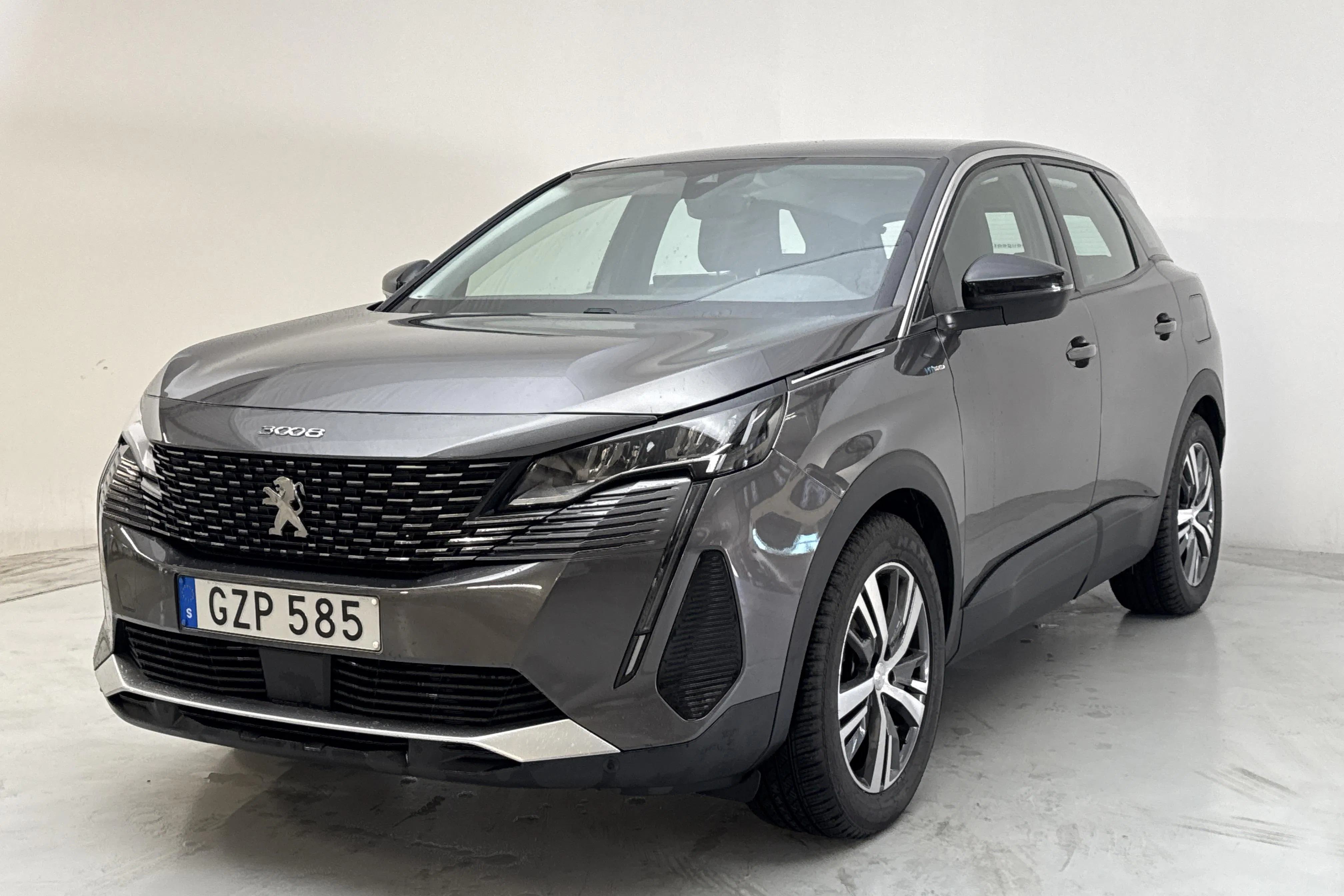 Presentation photo 1 of 15: Peugeot 3008 1.6 Plug-in Hybrid (225hk) - 107 180 km - Automatic - gray - 2022