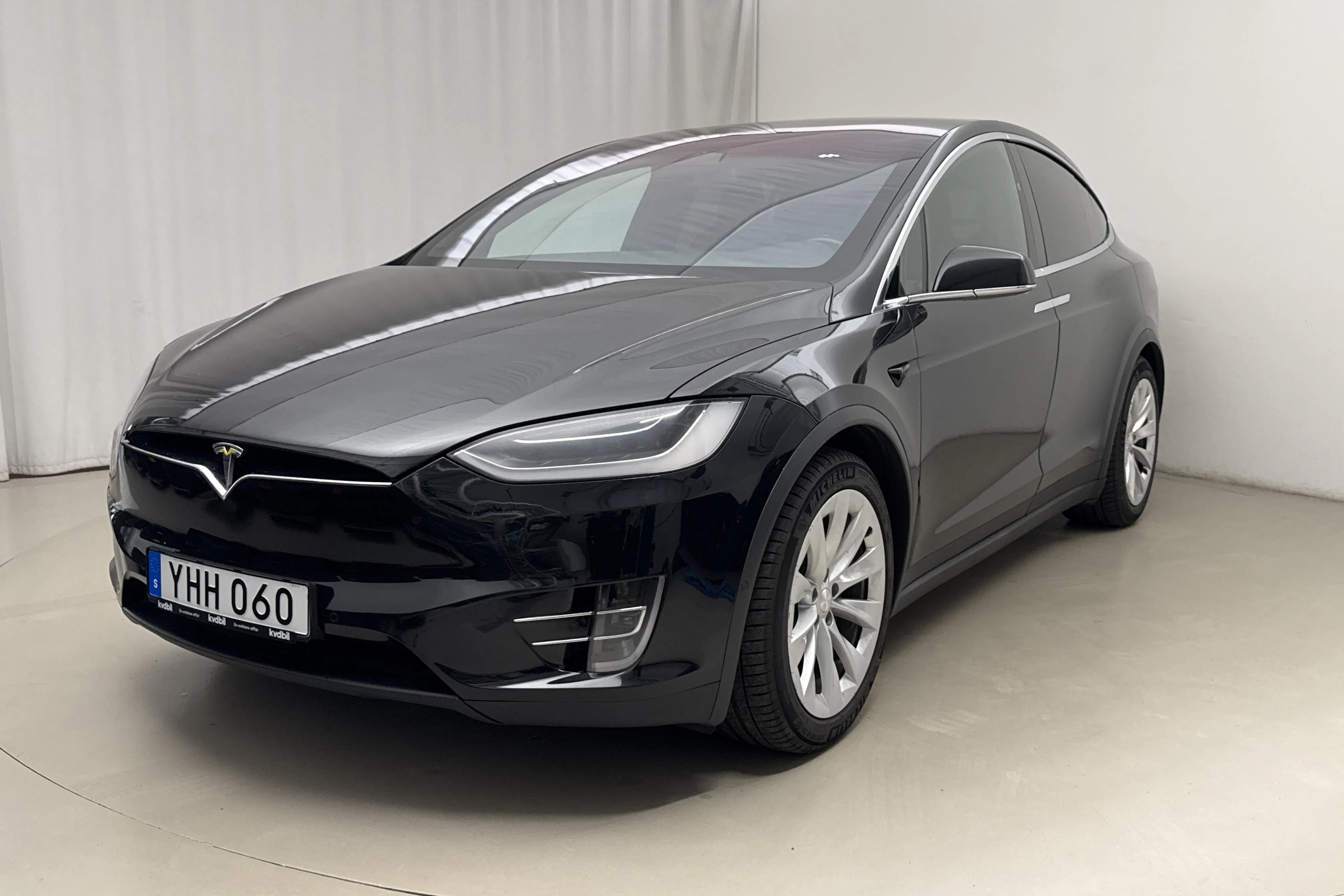 Presentationsfoto 1 av 20: Tesla Model X 100D - 14 469 mil - Automat - svart - 2017