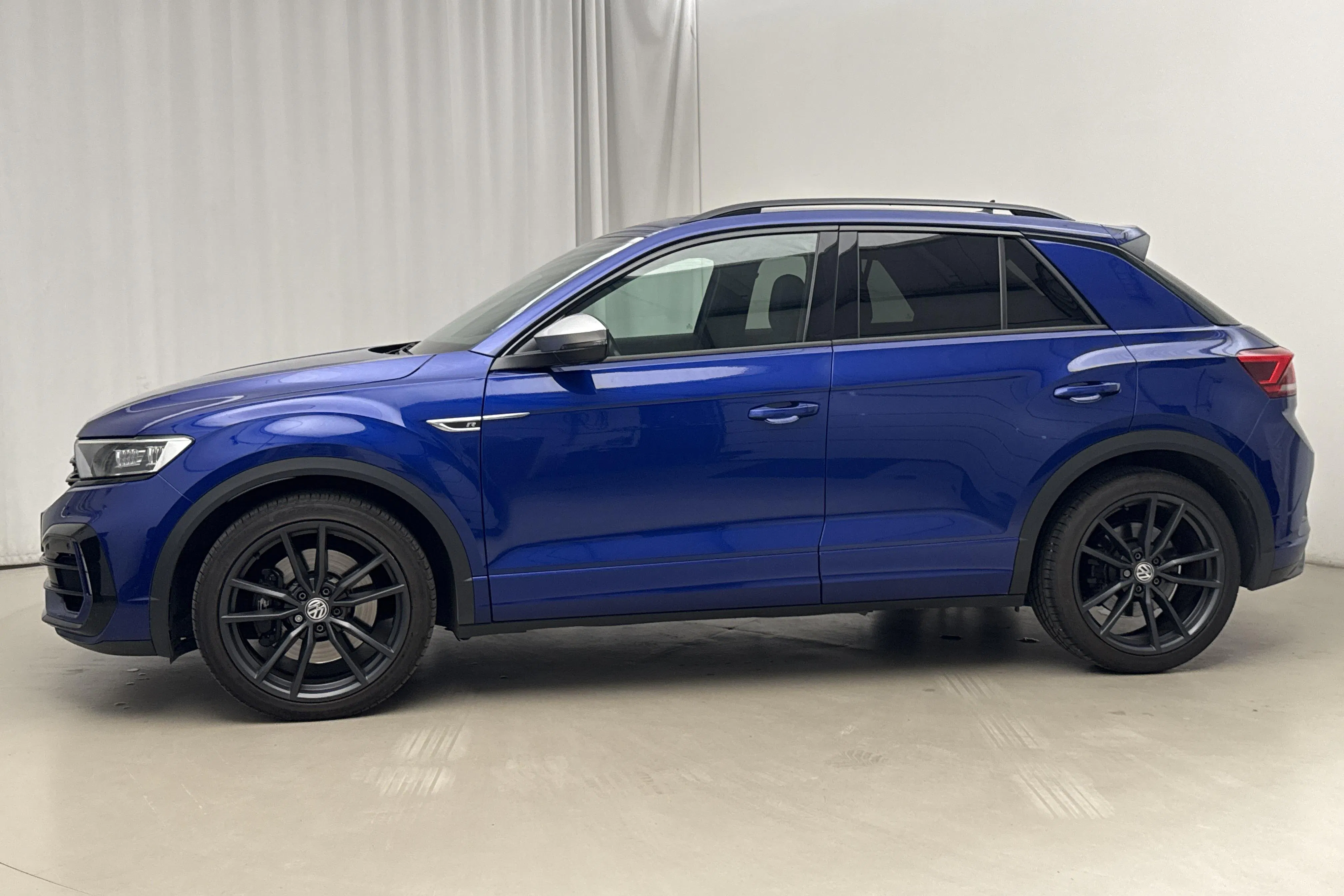 Presentation photo 2 of 22: VW T-Roc R 2.0 TSI 4MOTION (300hk) - 12 020 Scandinavian mile - Automatic - blue - 2020